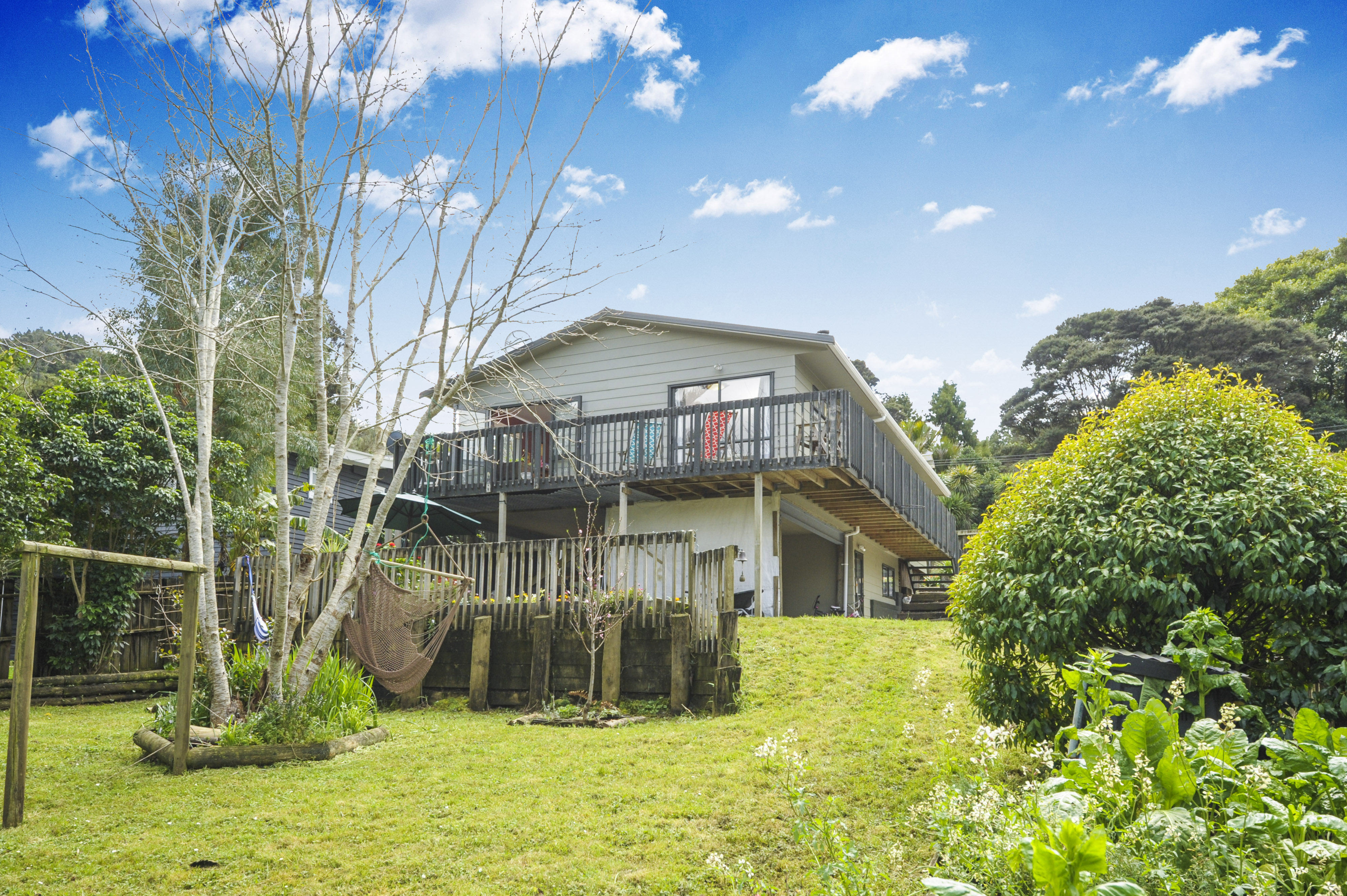 138 Woodlands Park Road, Titirangi - Photo 2