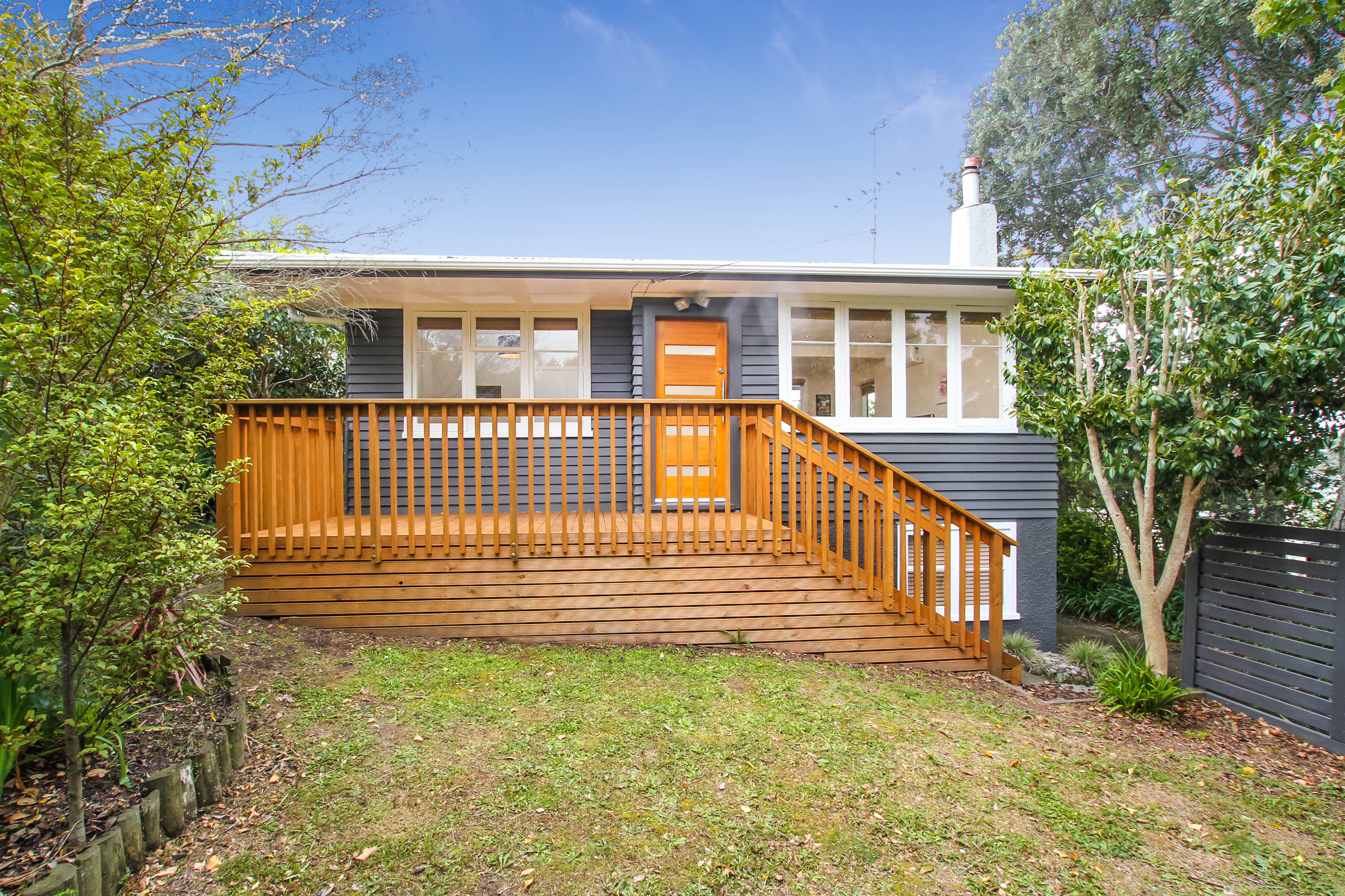 10 Stottholm Road, Titirangi - Photo 2