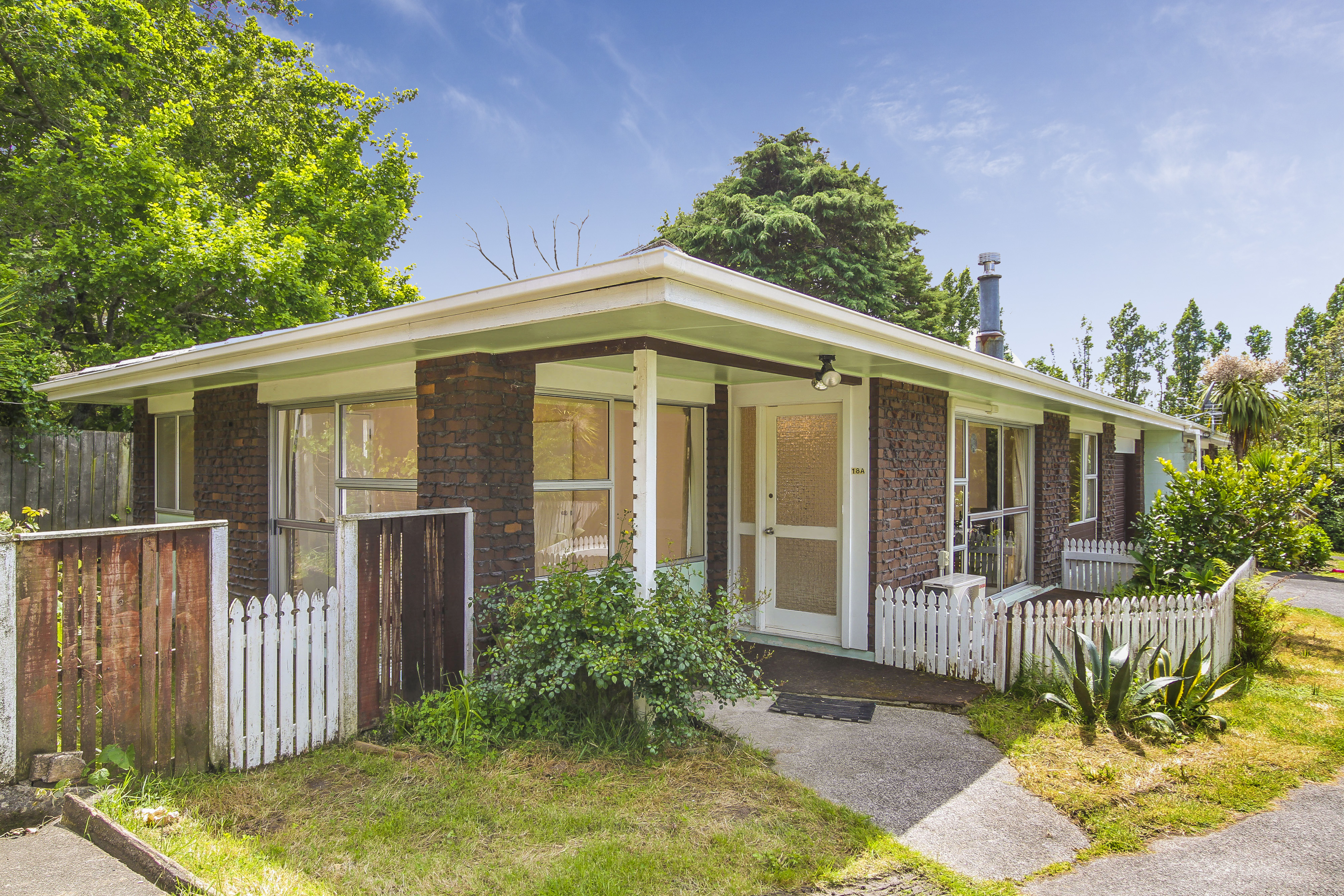 18A Kashmir Road, Glen Eden - Photo 2