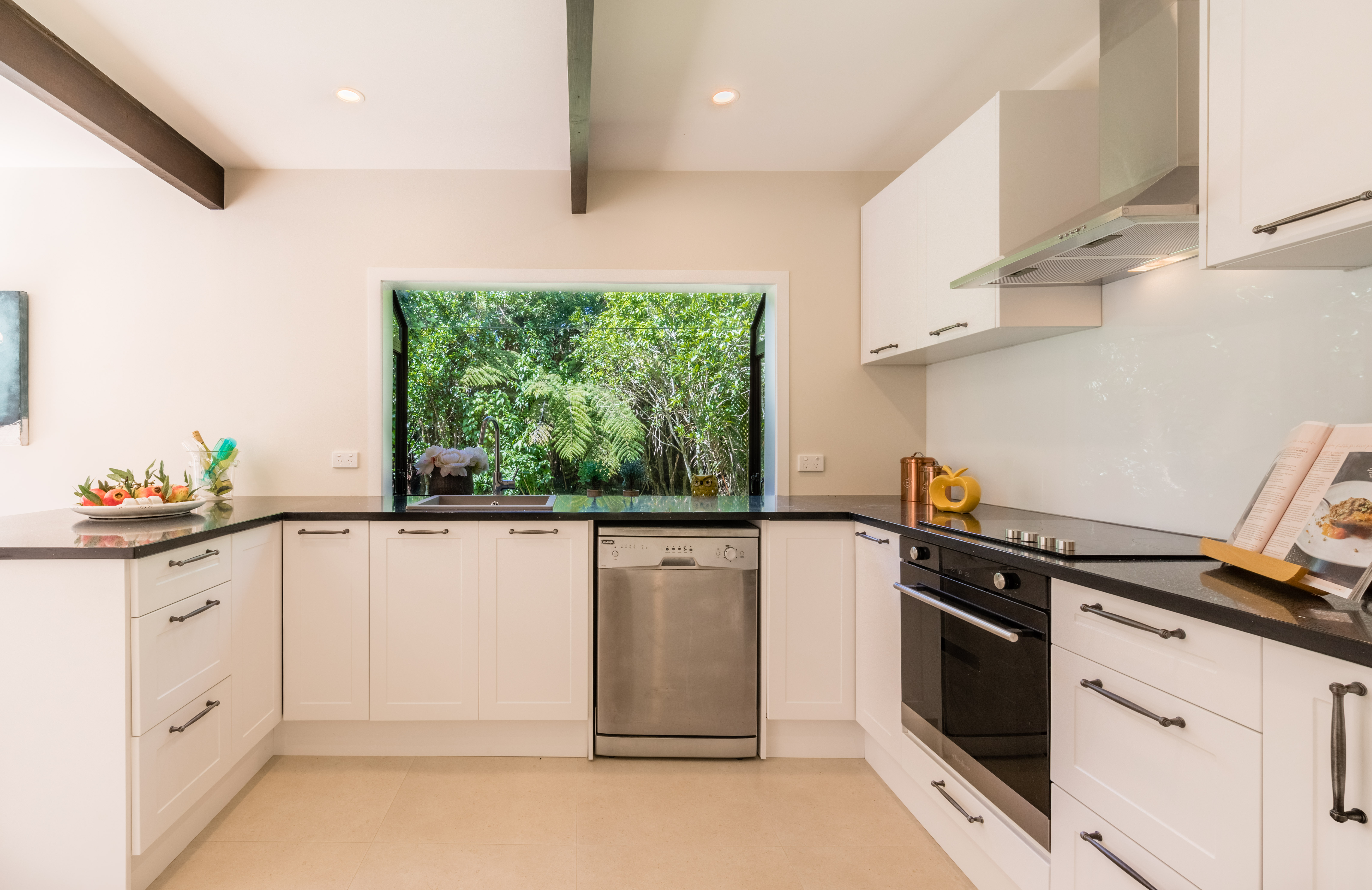 69 Waima Crescent, Titirangi - Photo 3