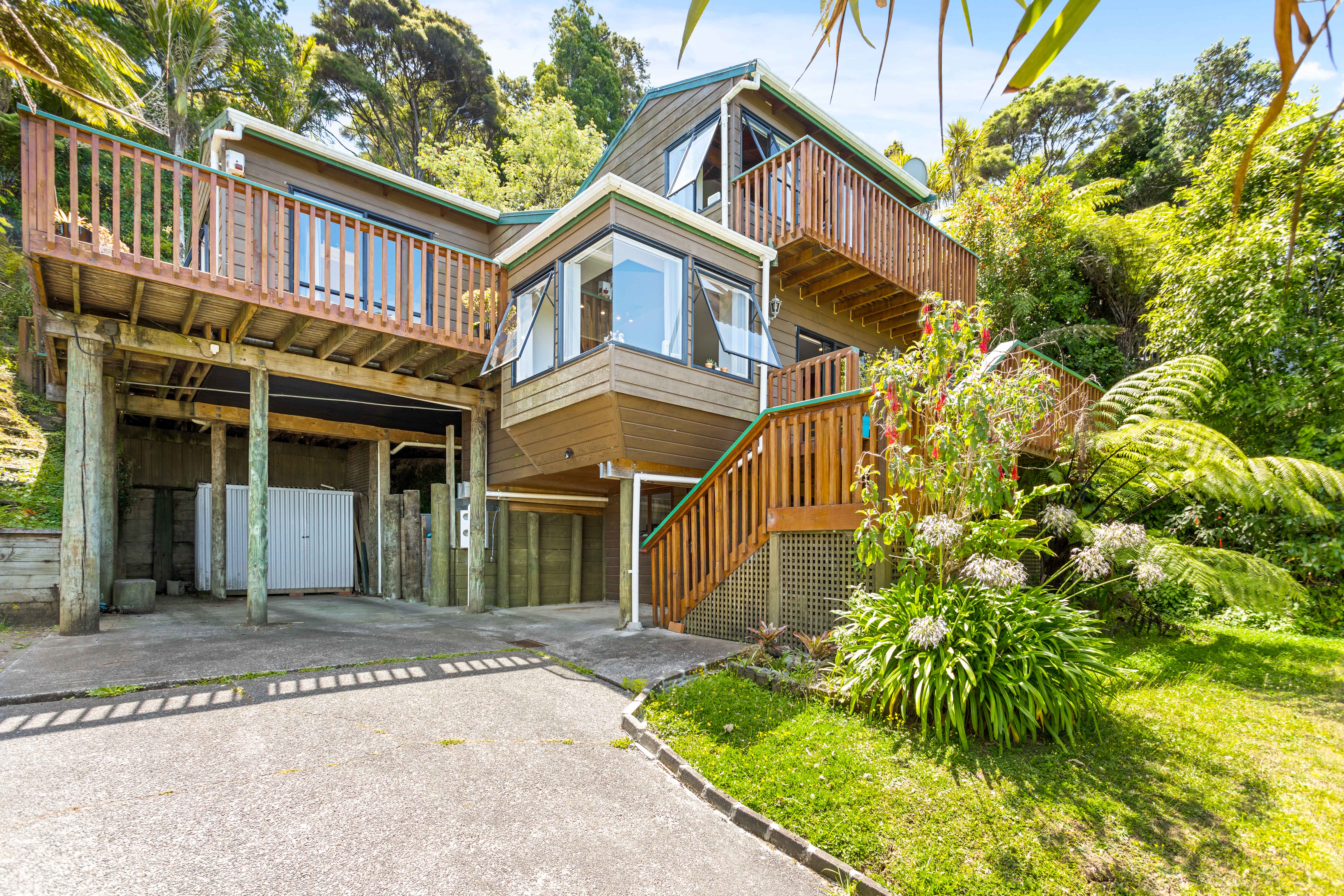 7 Kauri Point Road, Laingholm - Photo 2
