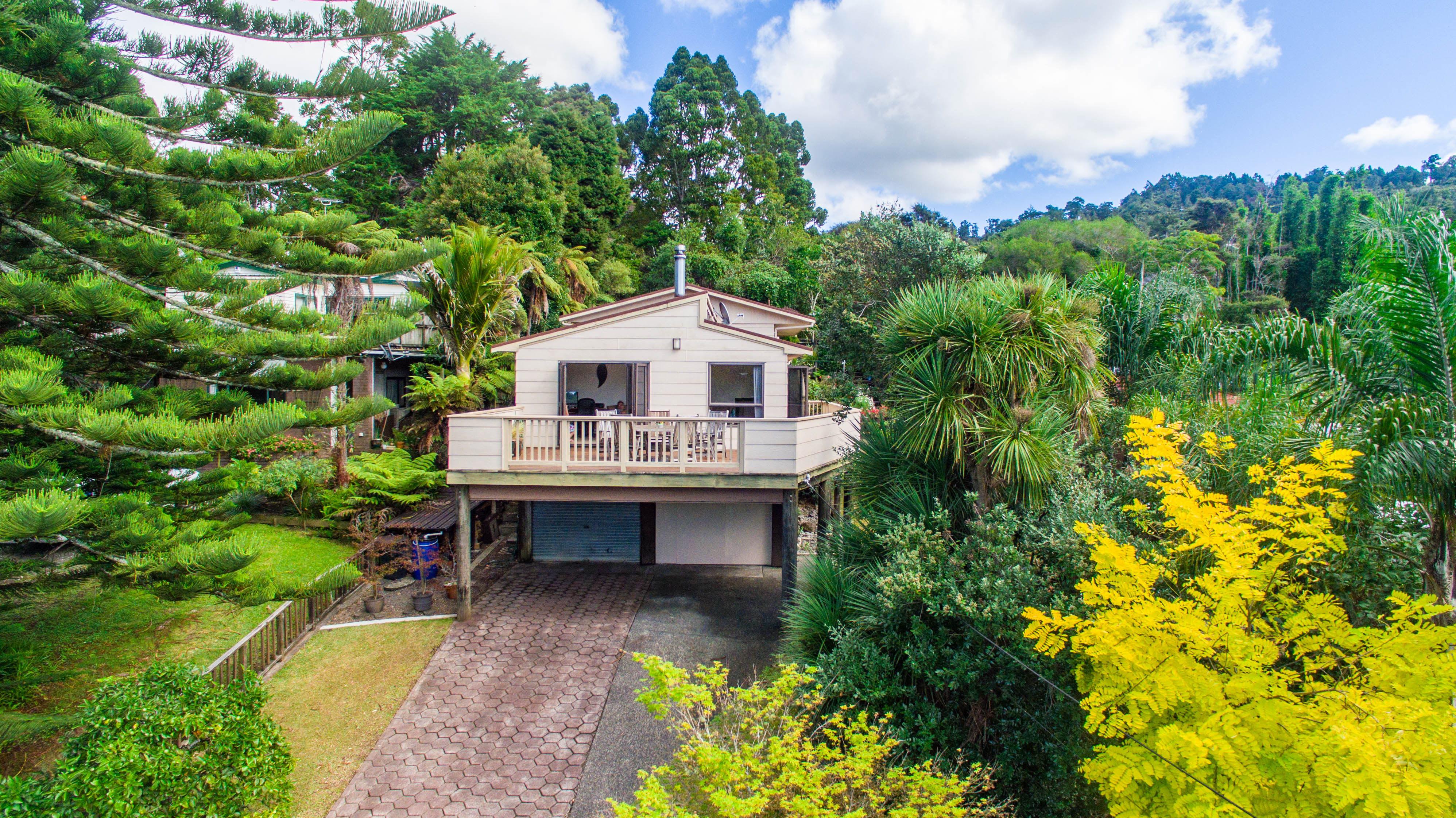 221 Woodlands Park Road, Titirangi - Photo 2
