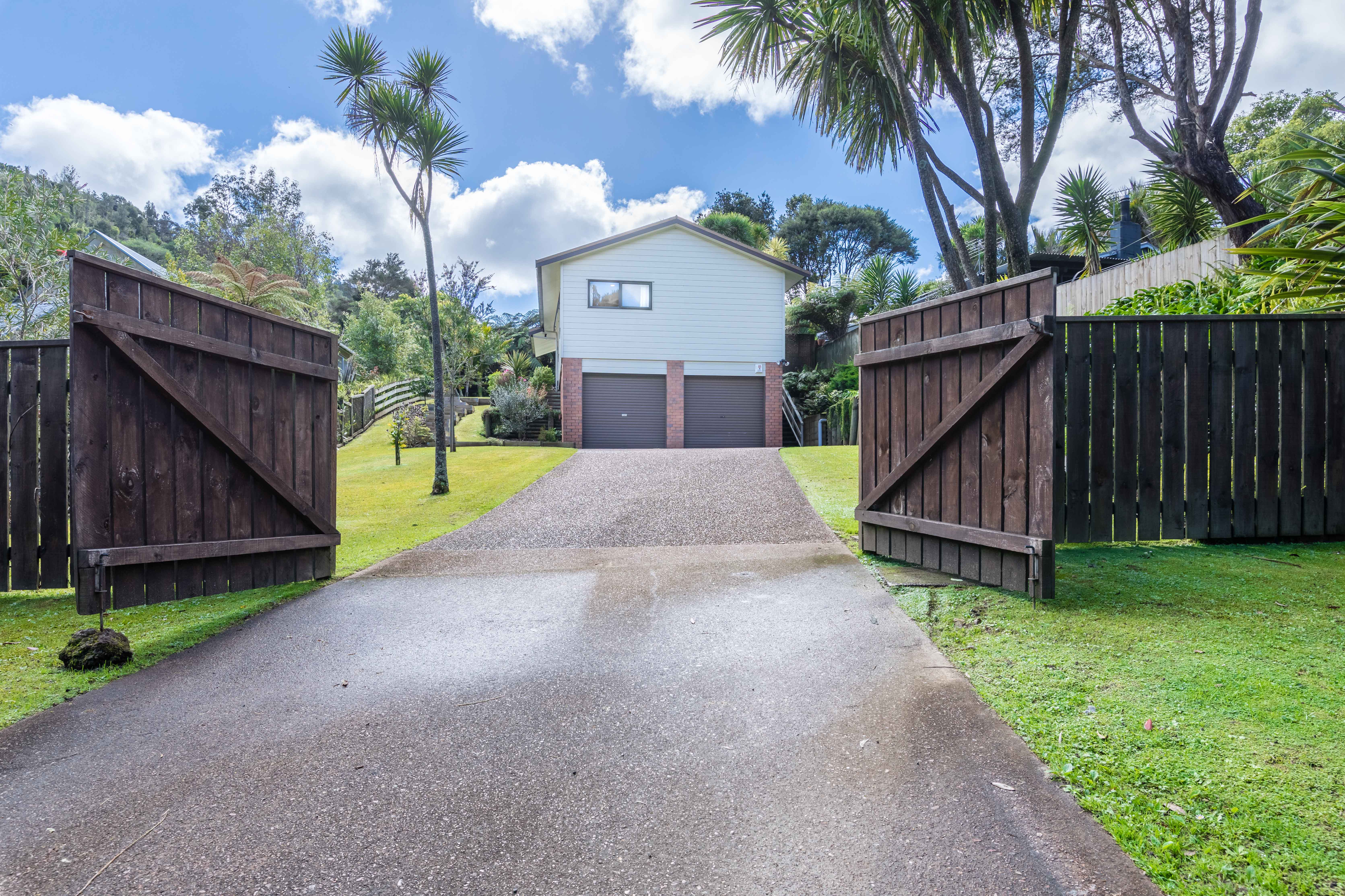 143 Woodlands Park Road, Titirangi - Photo 3