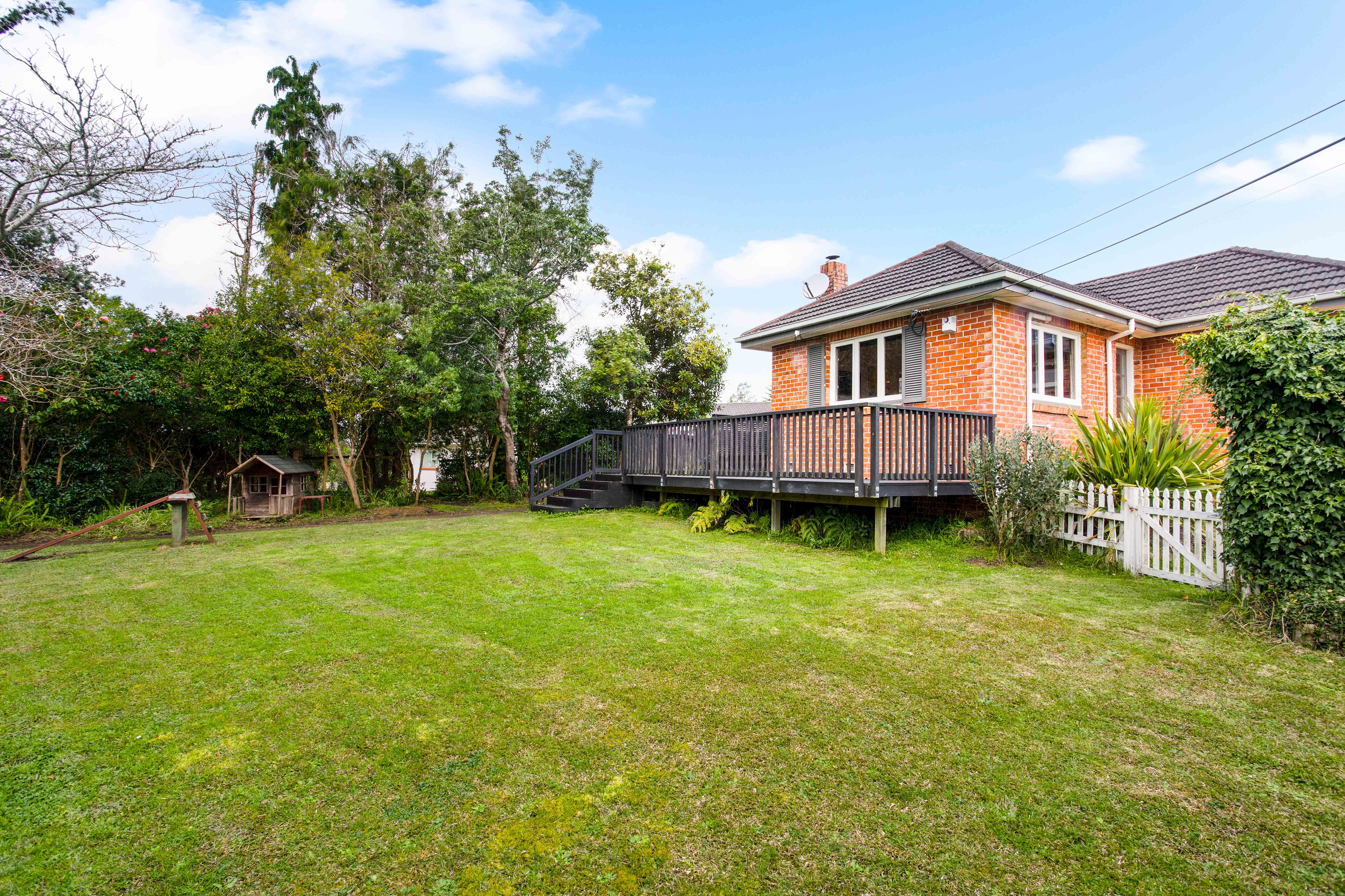 4 Konini Road, Titirangi - Photo 2