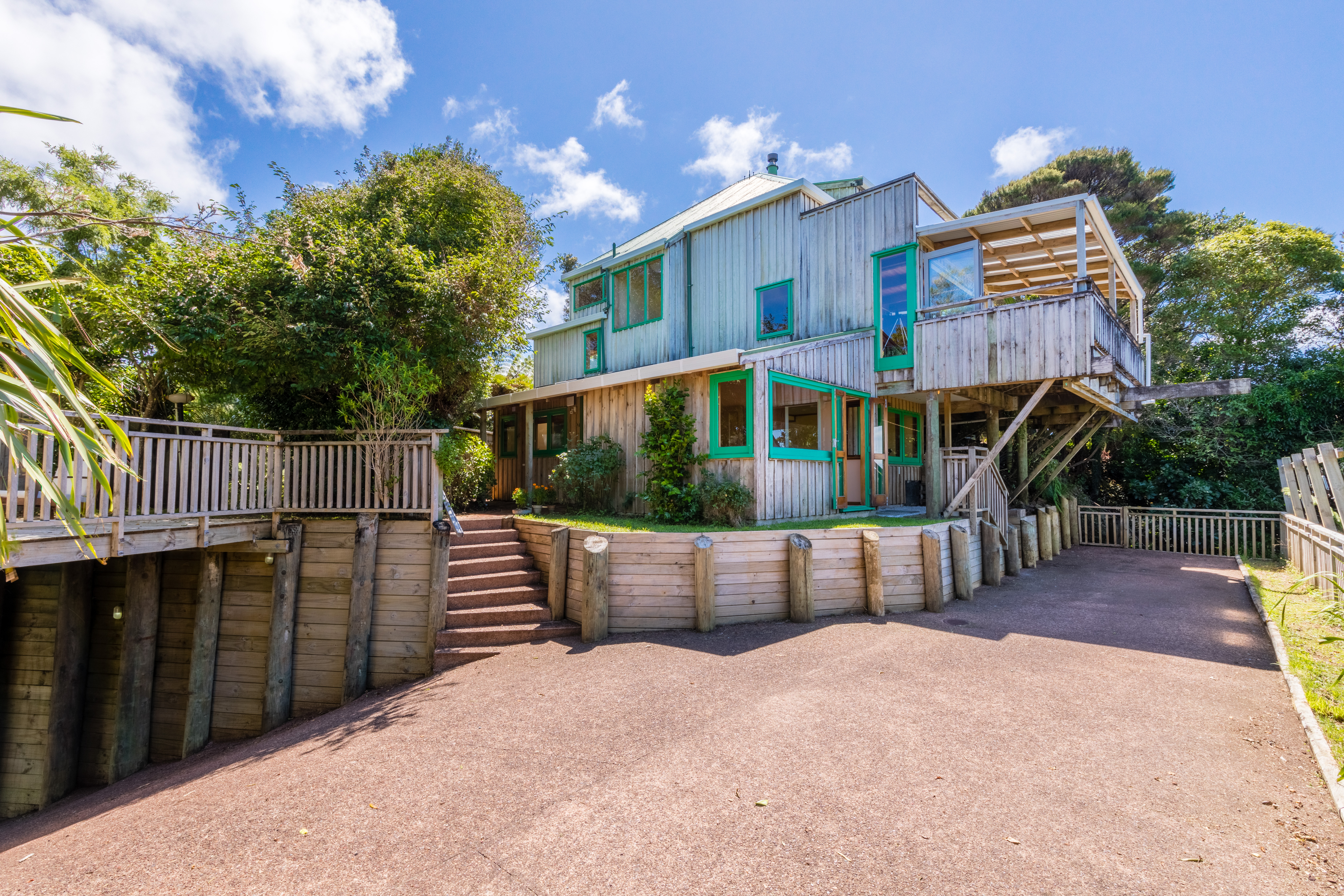 11 Cascade Avenue, Waiatarua - Photo 3