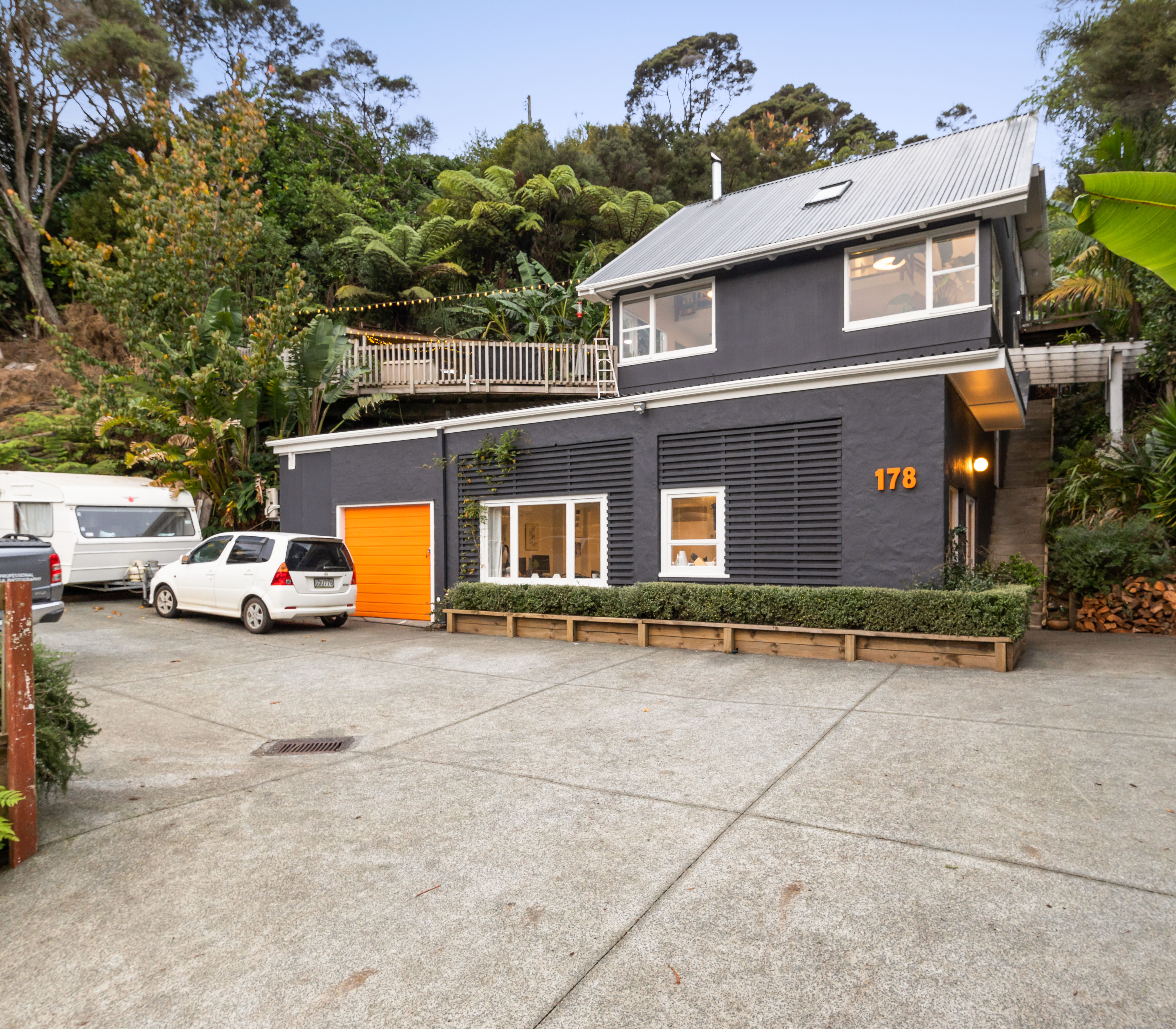 178 Huia Road, Titirangi - Photo 2