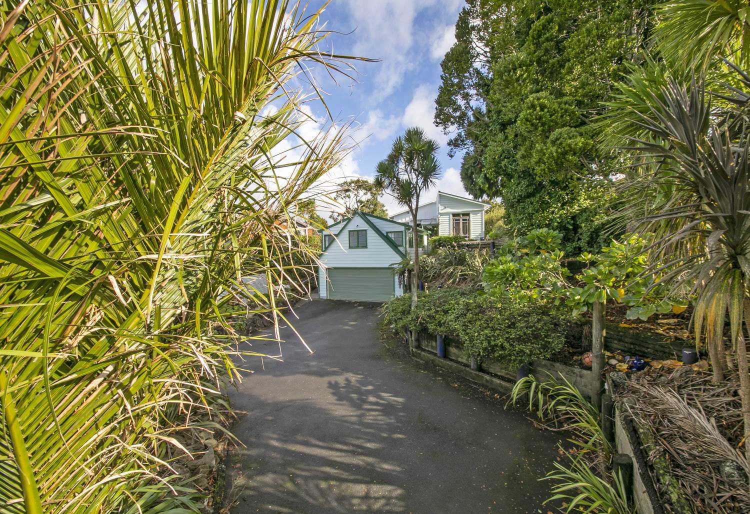 87 Victory Road, Laingholm - Photo 2