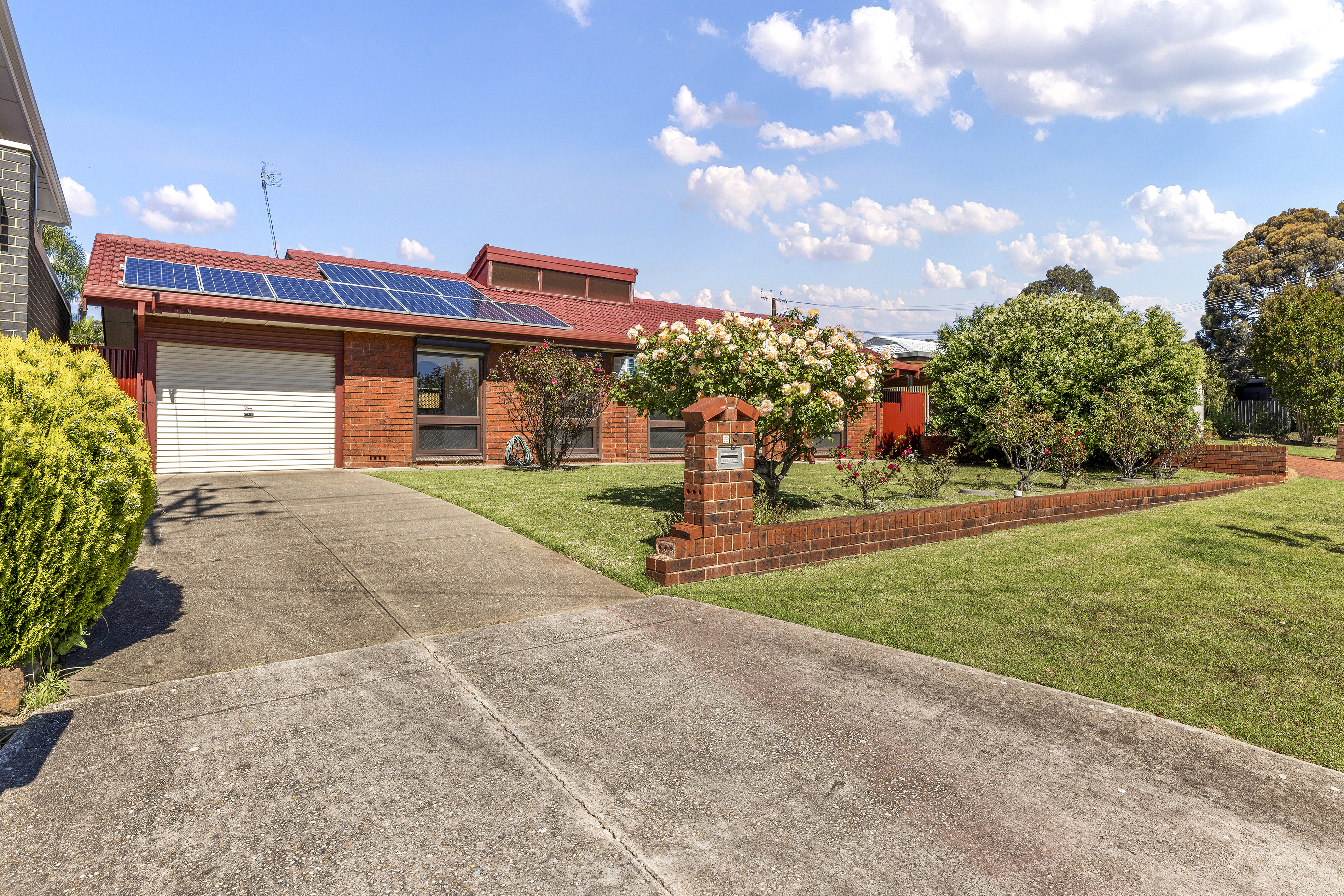 9 Mayelston Crescent, St Agnes SA