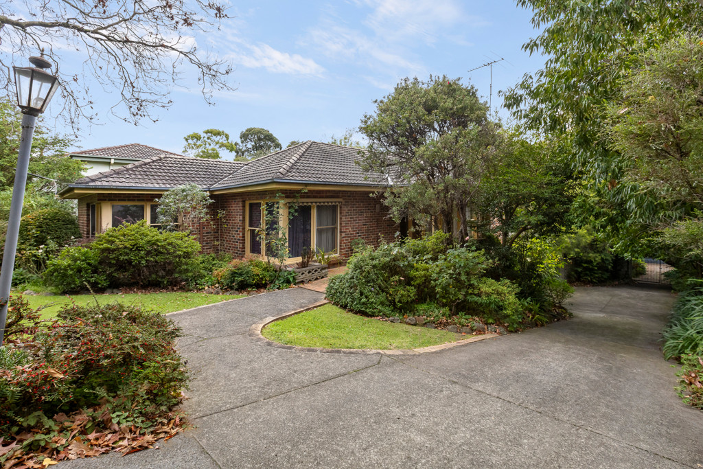 Family Classic Homeb Amongst Vast Gardens on 1248sqm