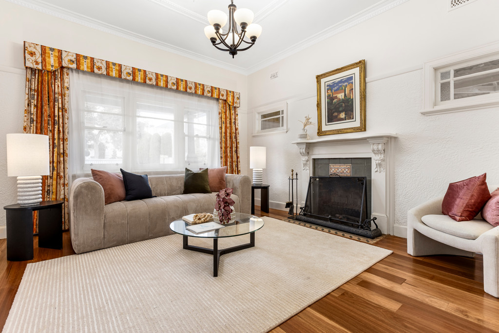 Warm Family Living in Prized BHS Zone
