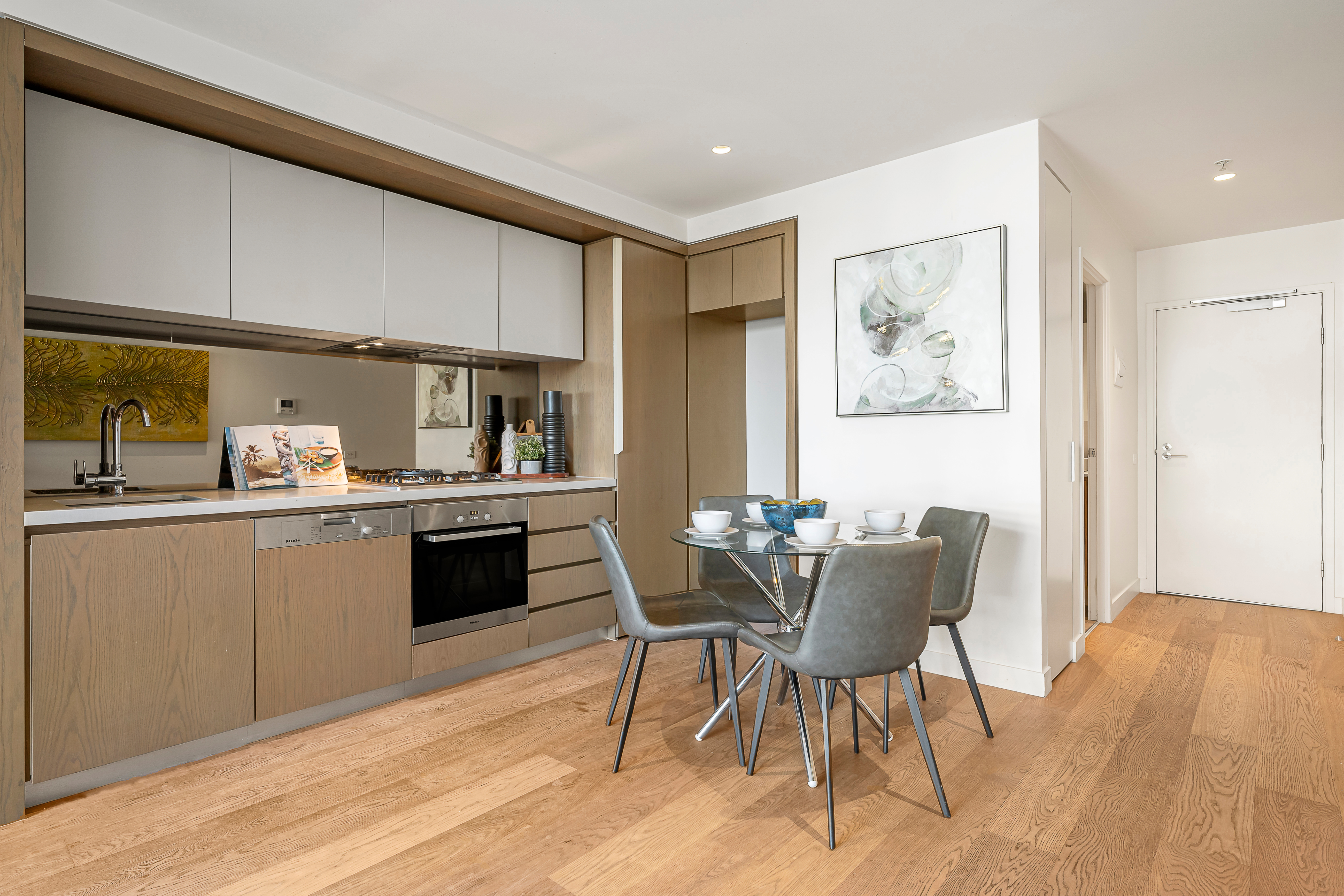Stylish Inner City Living Moments to the Yarra