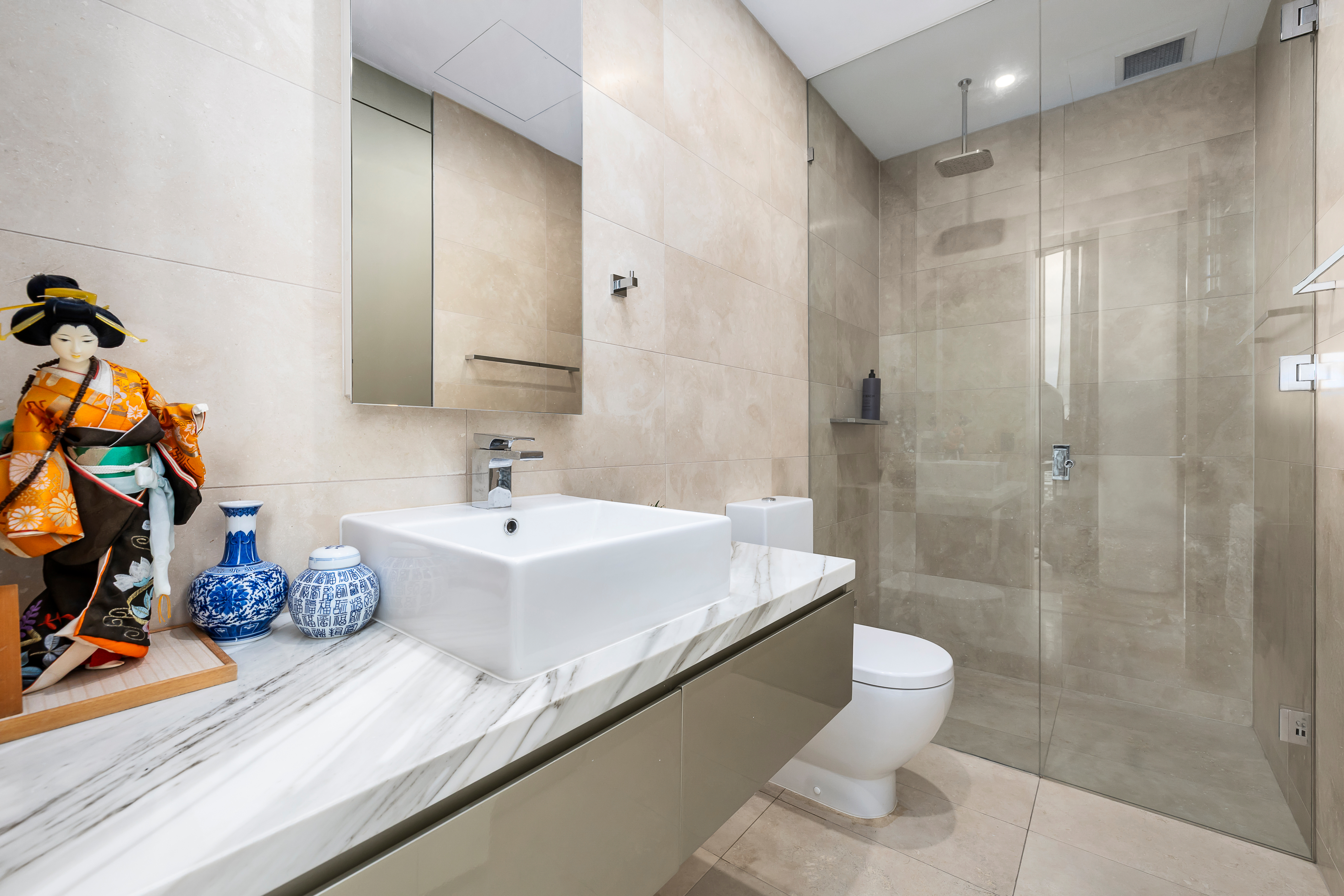 Stunning Home in the Sky Finished in an Impeccable Five Star Standard