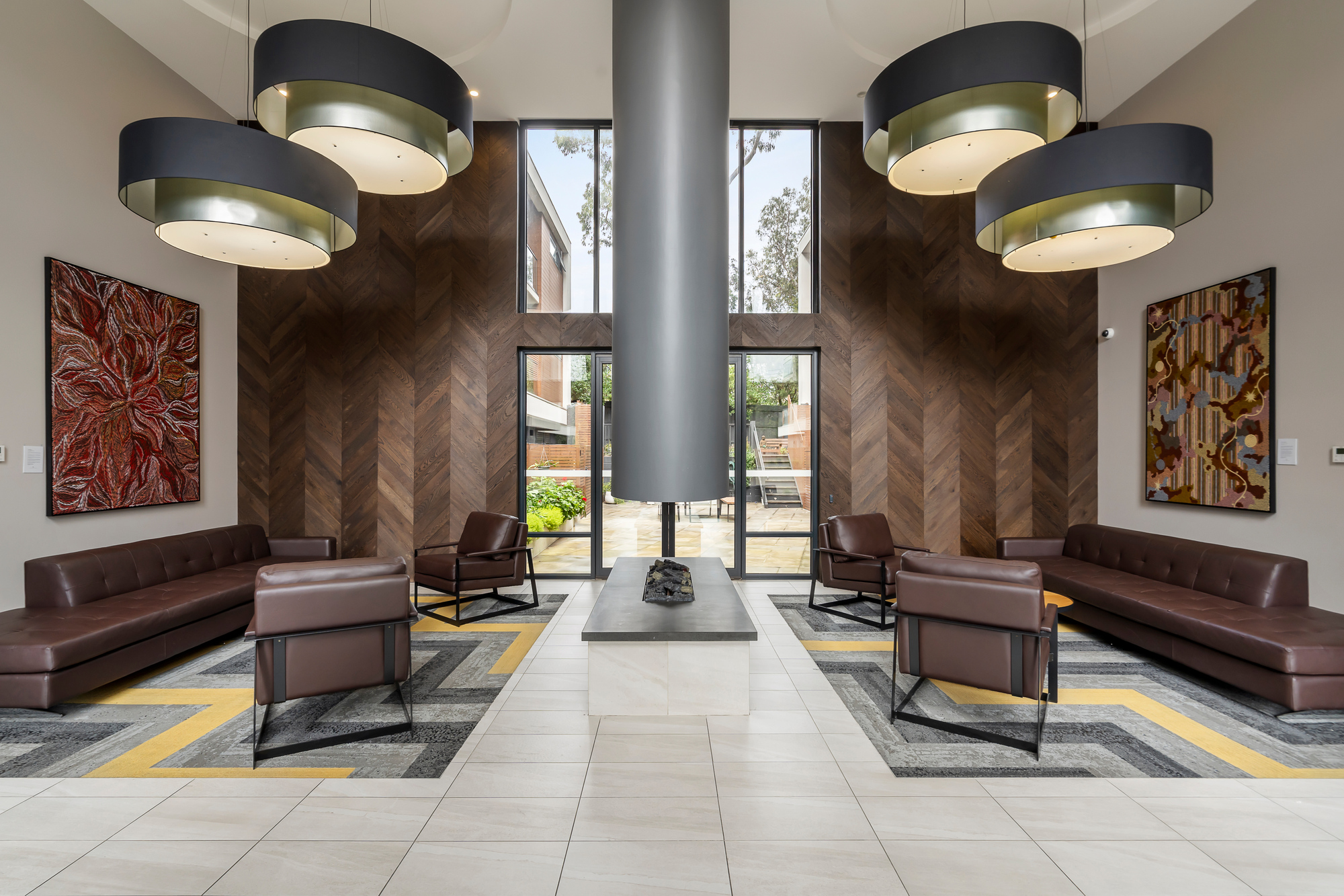 Tree-top Views & Supreme Convenience