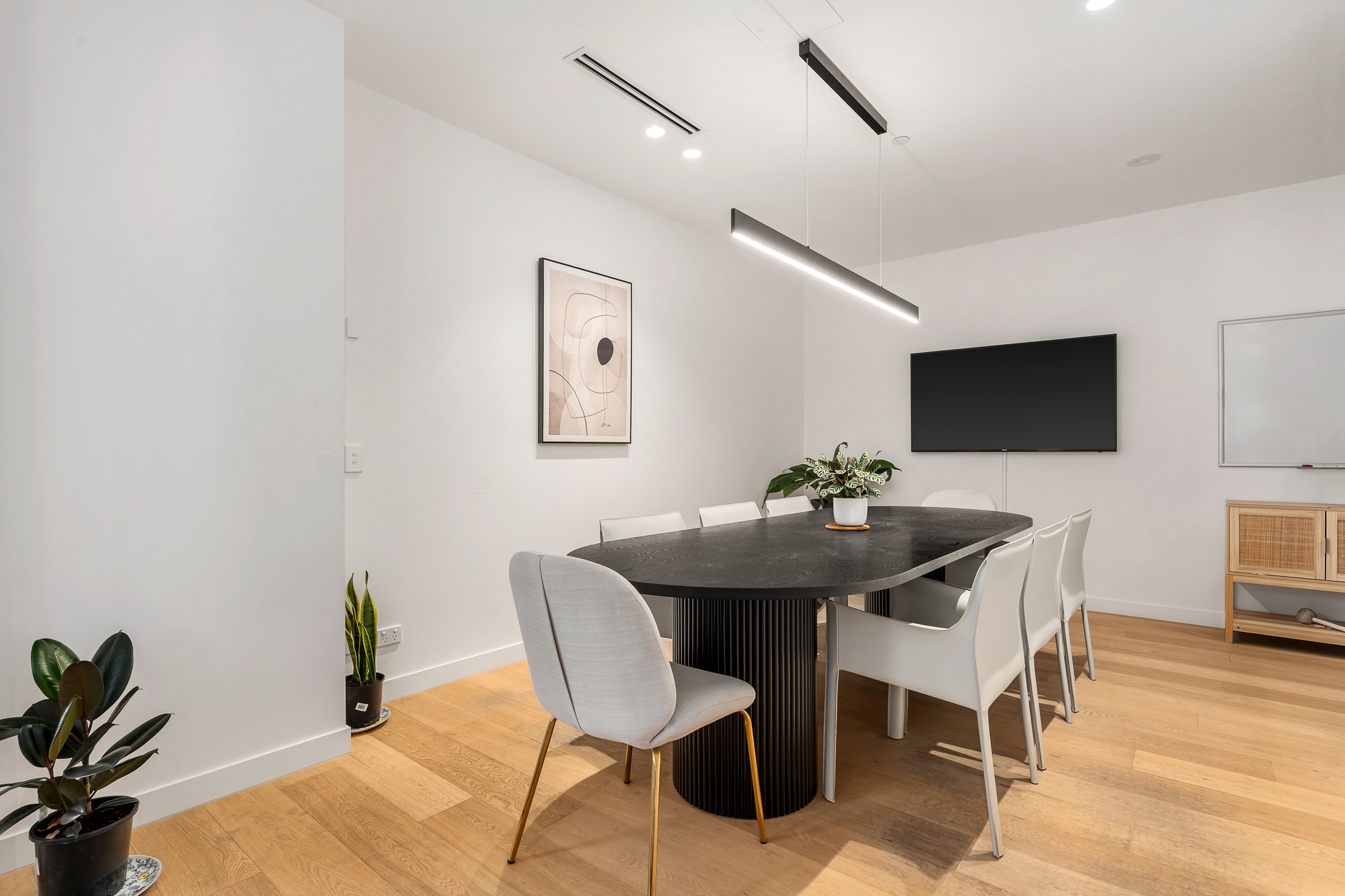 Versatile Open Space – Retail, Office or Hospitality