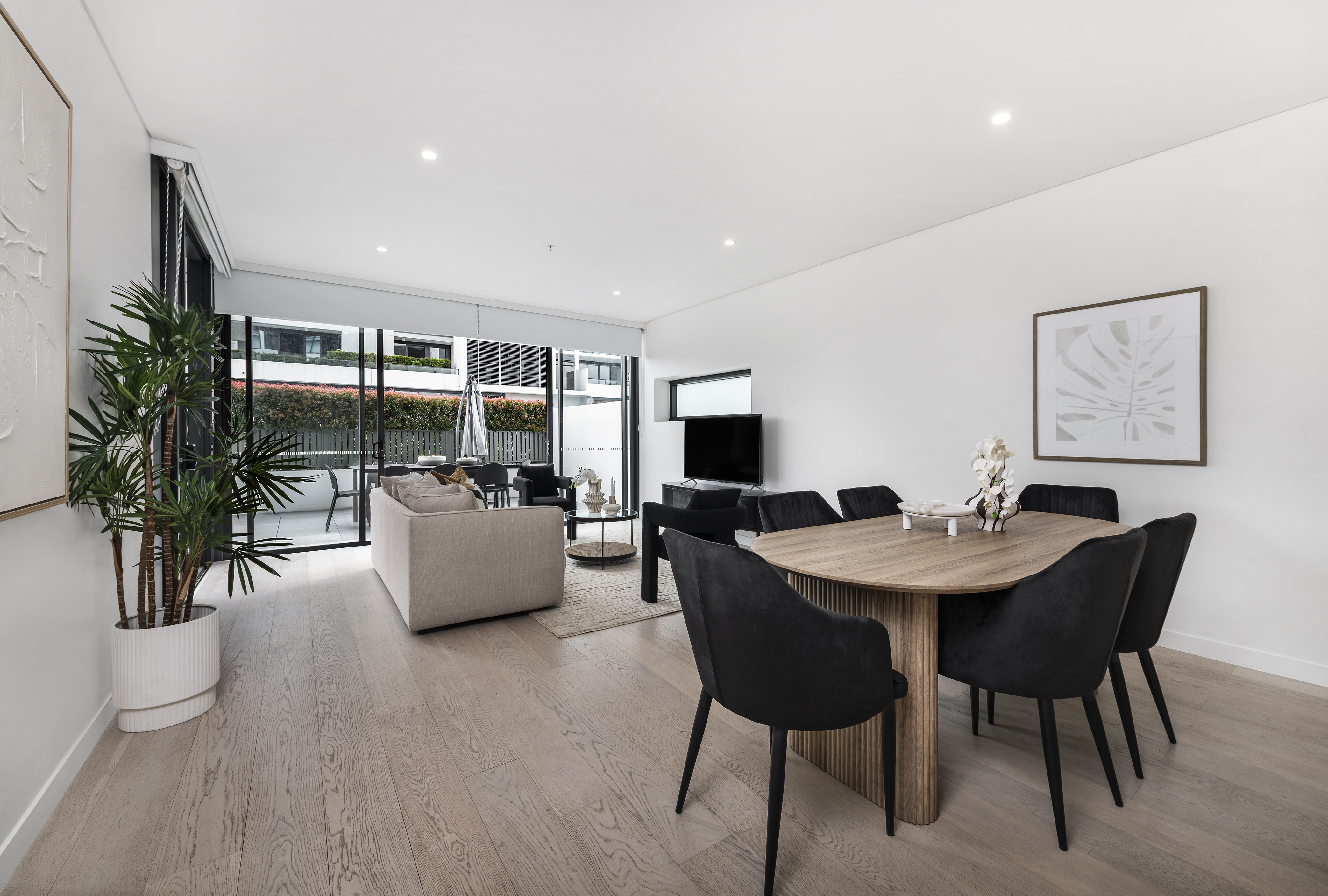 417 / 11 Solent Circuit, Norwest - Image 1
