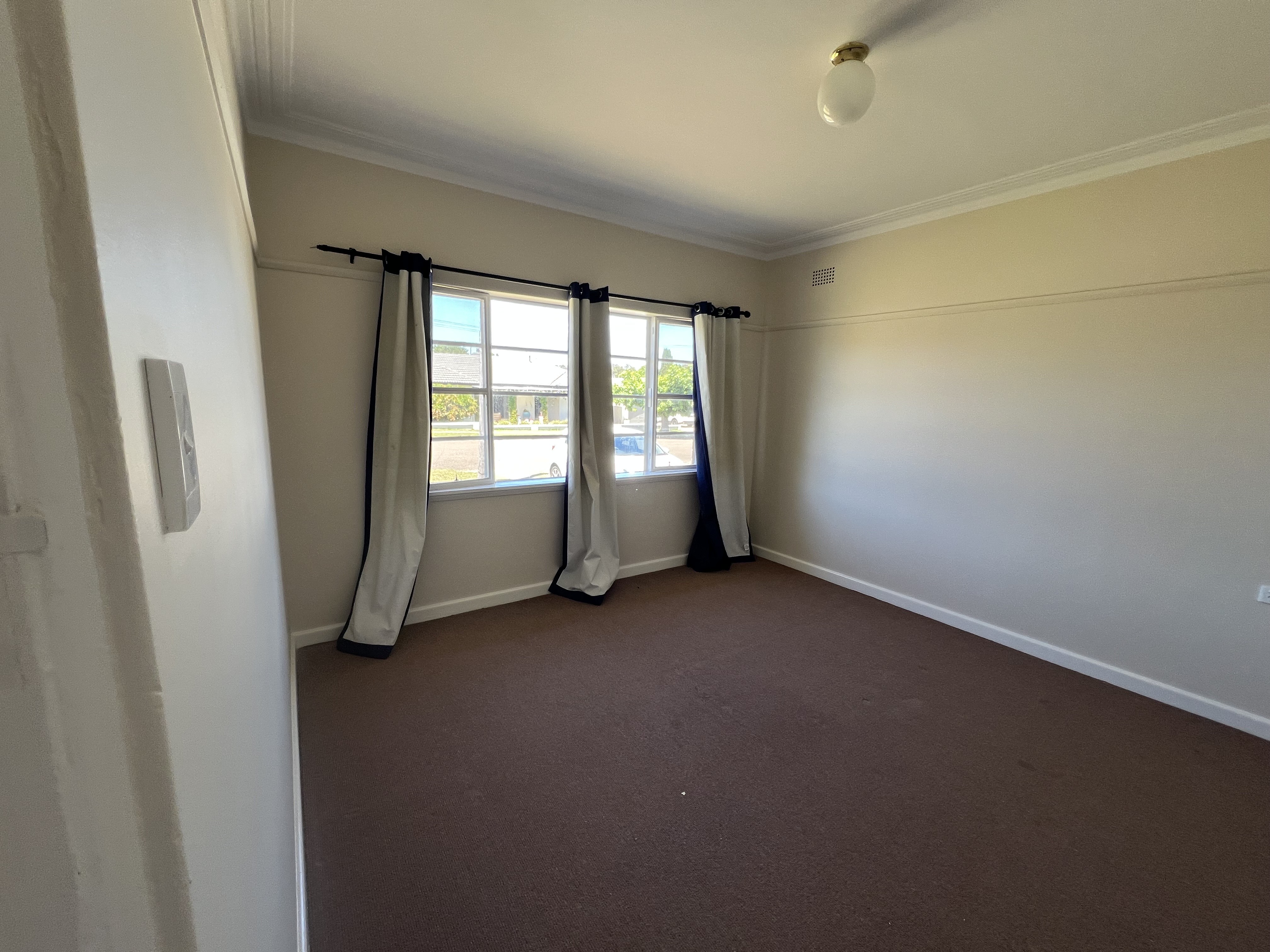 33 RUBY STREET, Goulburn NSW 2580 &mdash; photo 2
