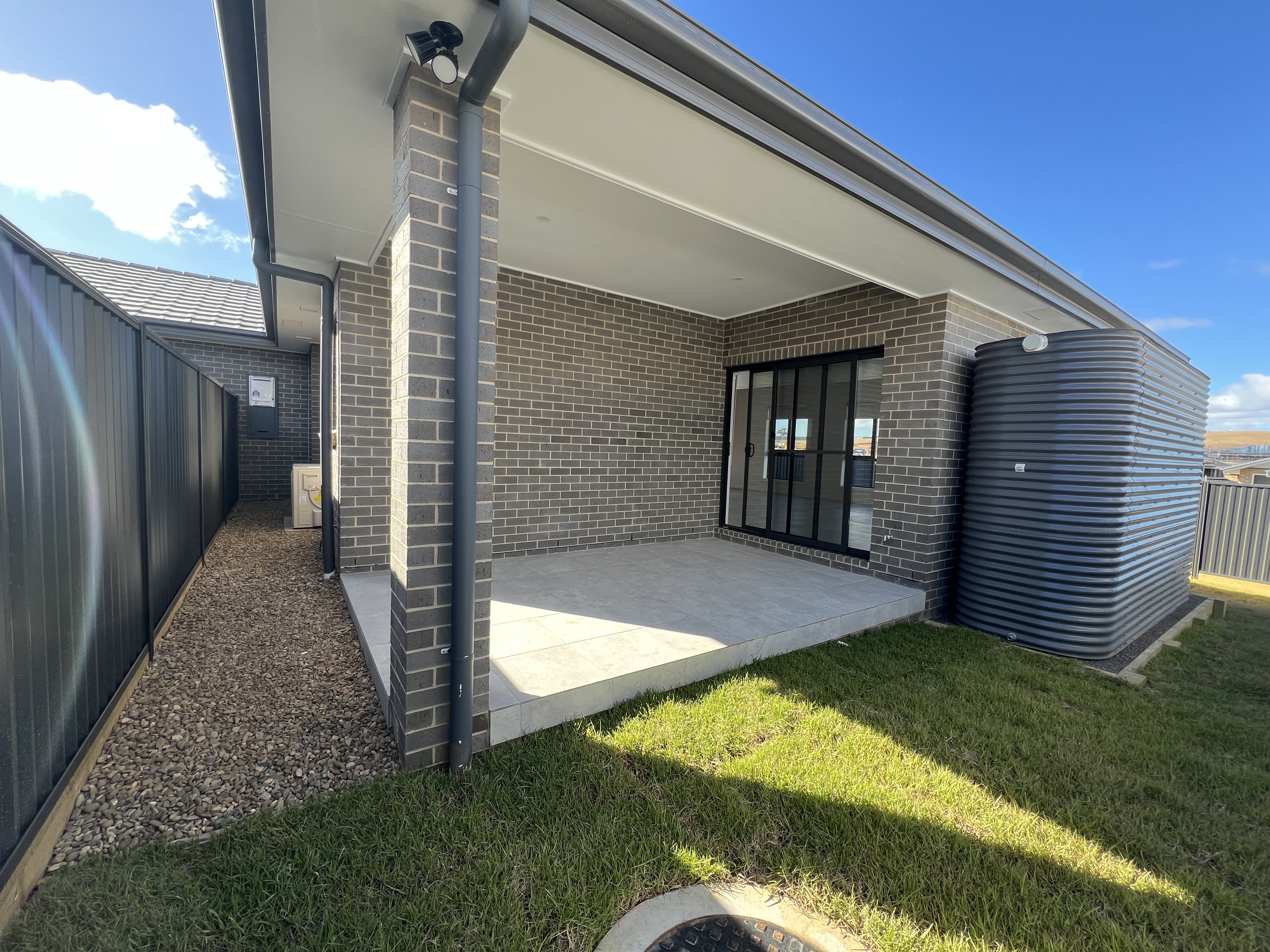 102 Brooklands Circuit, Goulburn NSW 2580 &mdash; photo 6