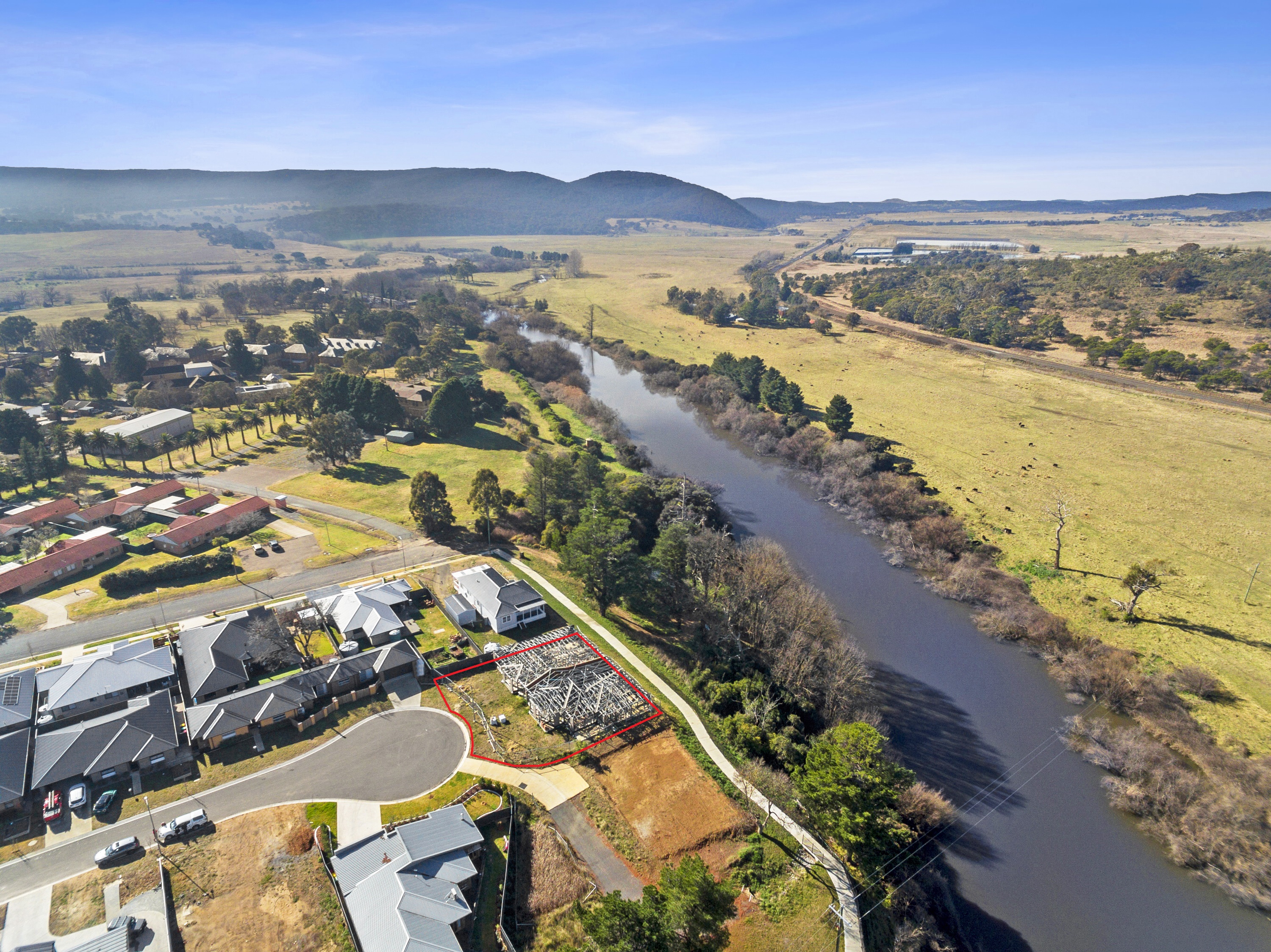 13 Huxtable Place, Goulburn NSW 2580 &mdash; photo 2