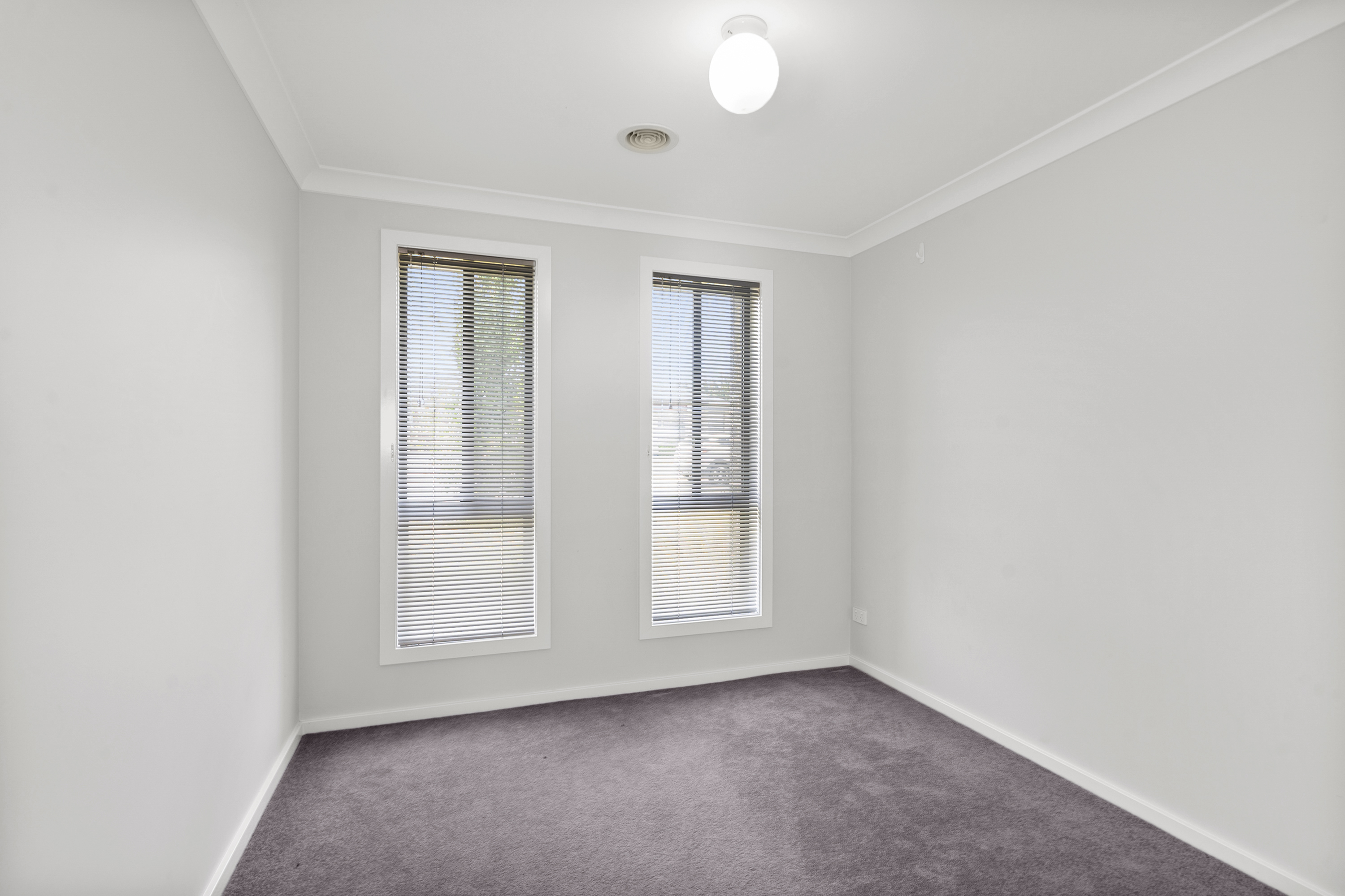 3 Fox Close, Goulburn NSW 2580 &mdash; photo 9