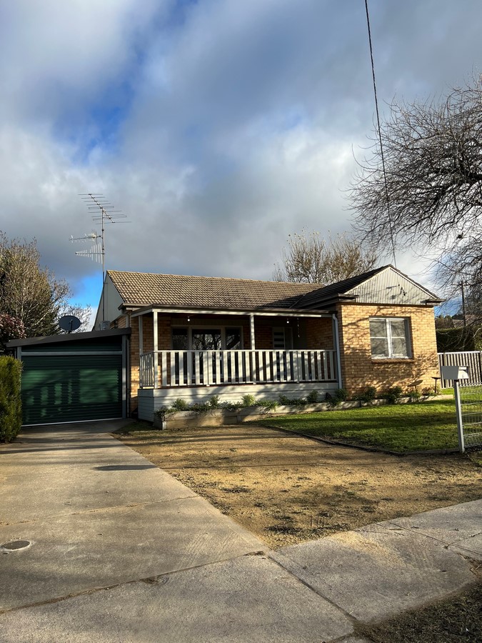 6 NEWTON STREET, Goulburn NSW 2580