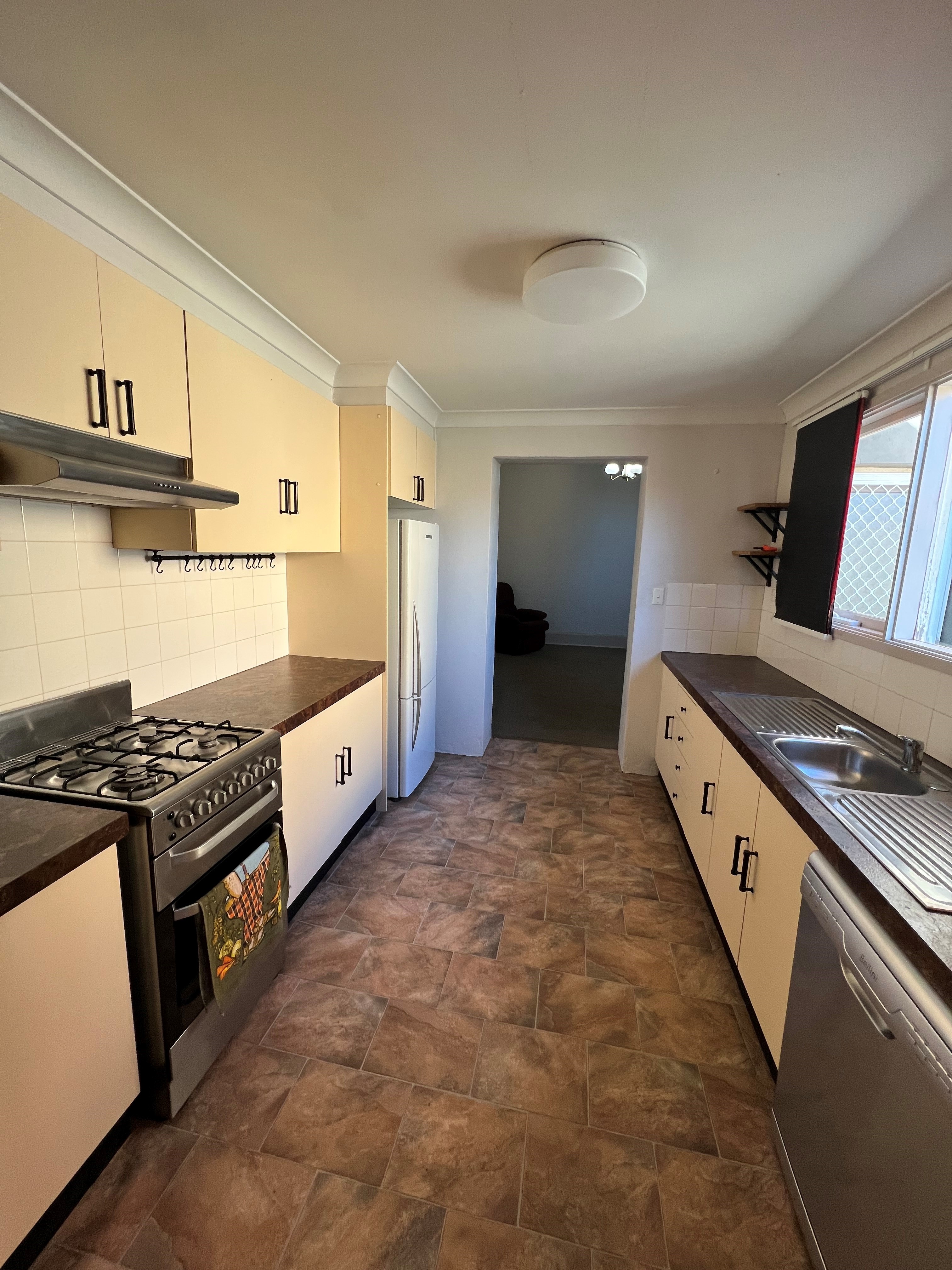 182 SLOANE STREET, Goulburn NSW 2580