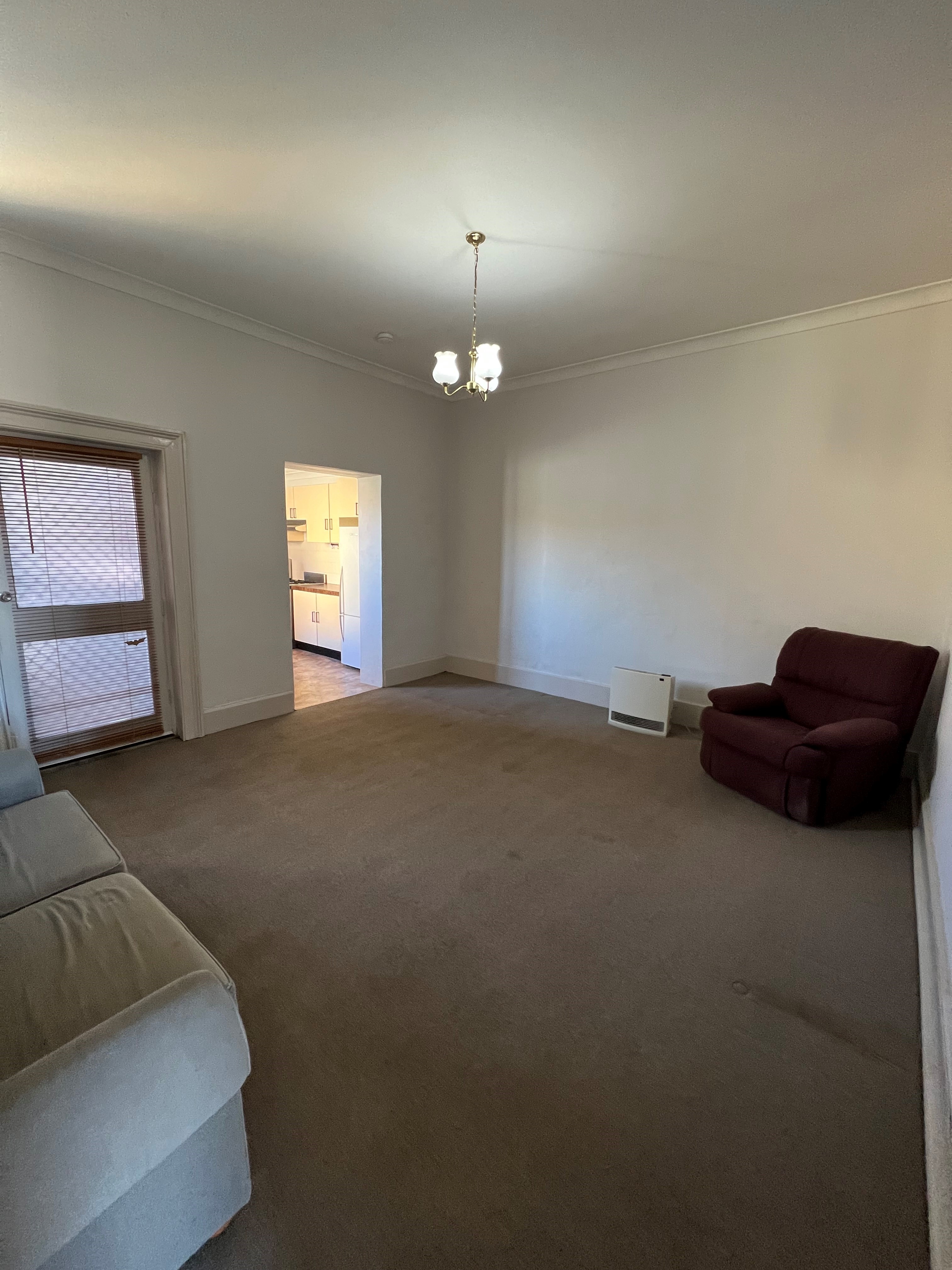 182 SLOANE STREET, Goulburn NSW 2580 &mdash; photo 2
