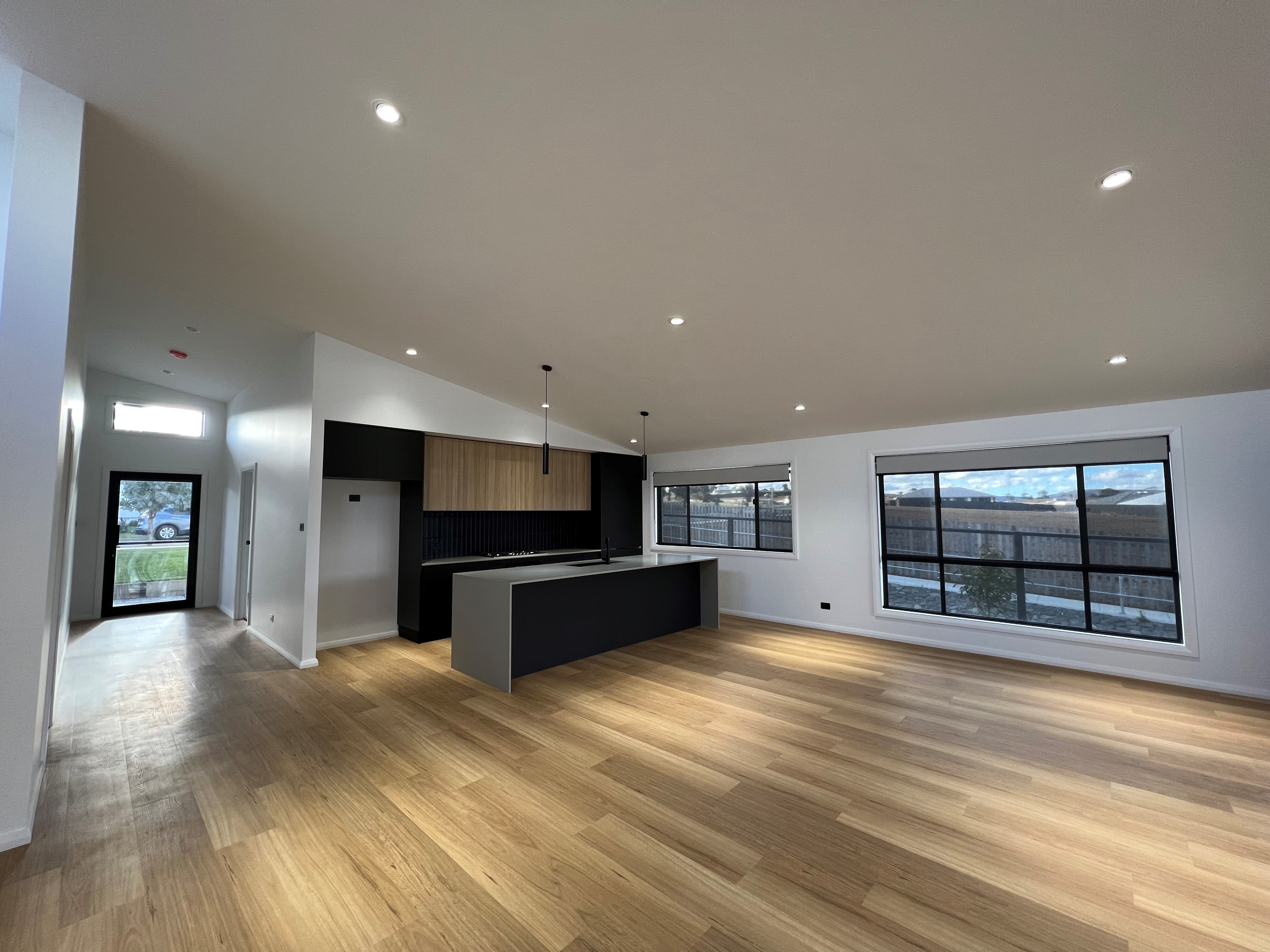22 Brooklands Circuit, Goulburn NSW 2580 &mdash; photo 2