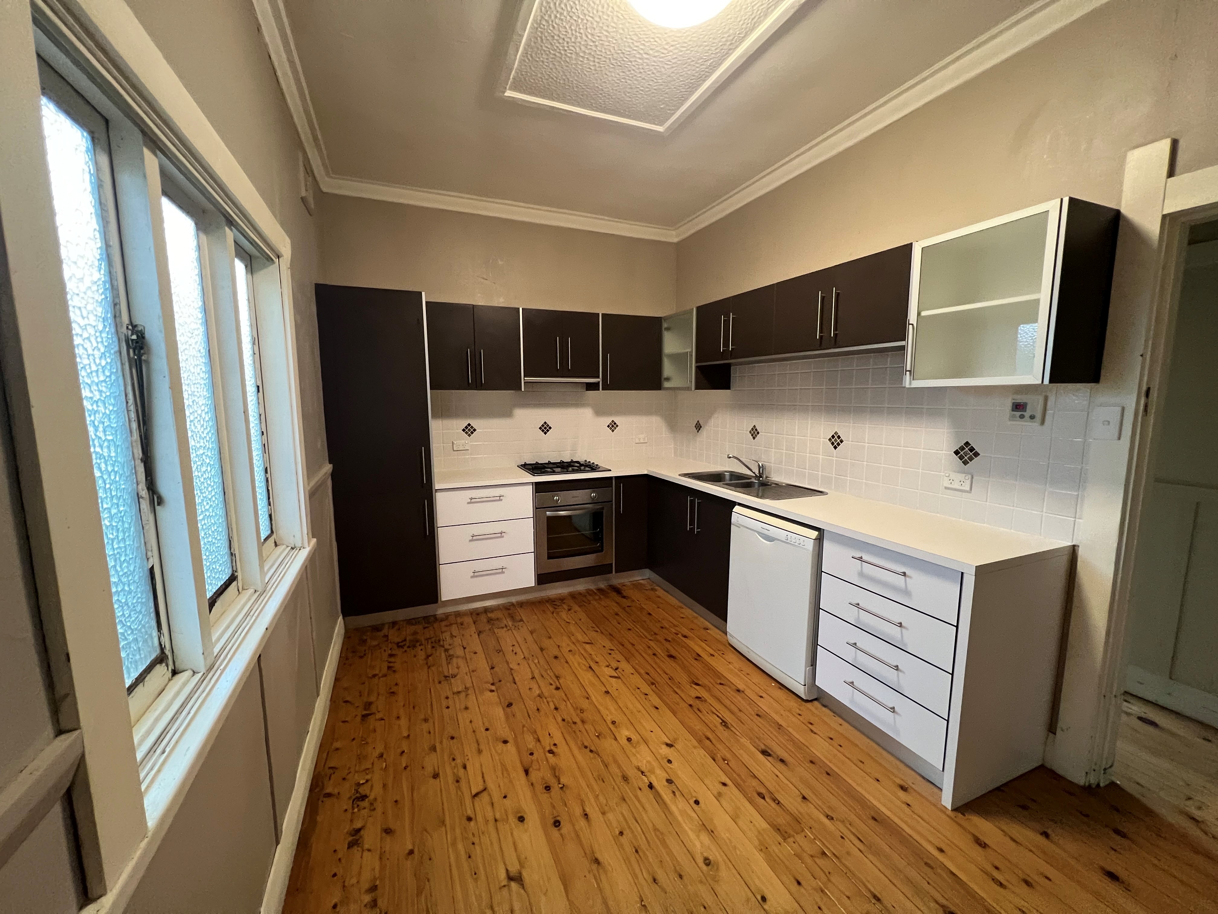 15 SALFORD ST, Goulburn NSW 2580 &mdash; photo 4