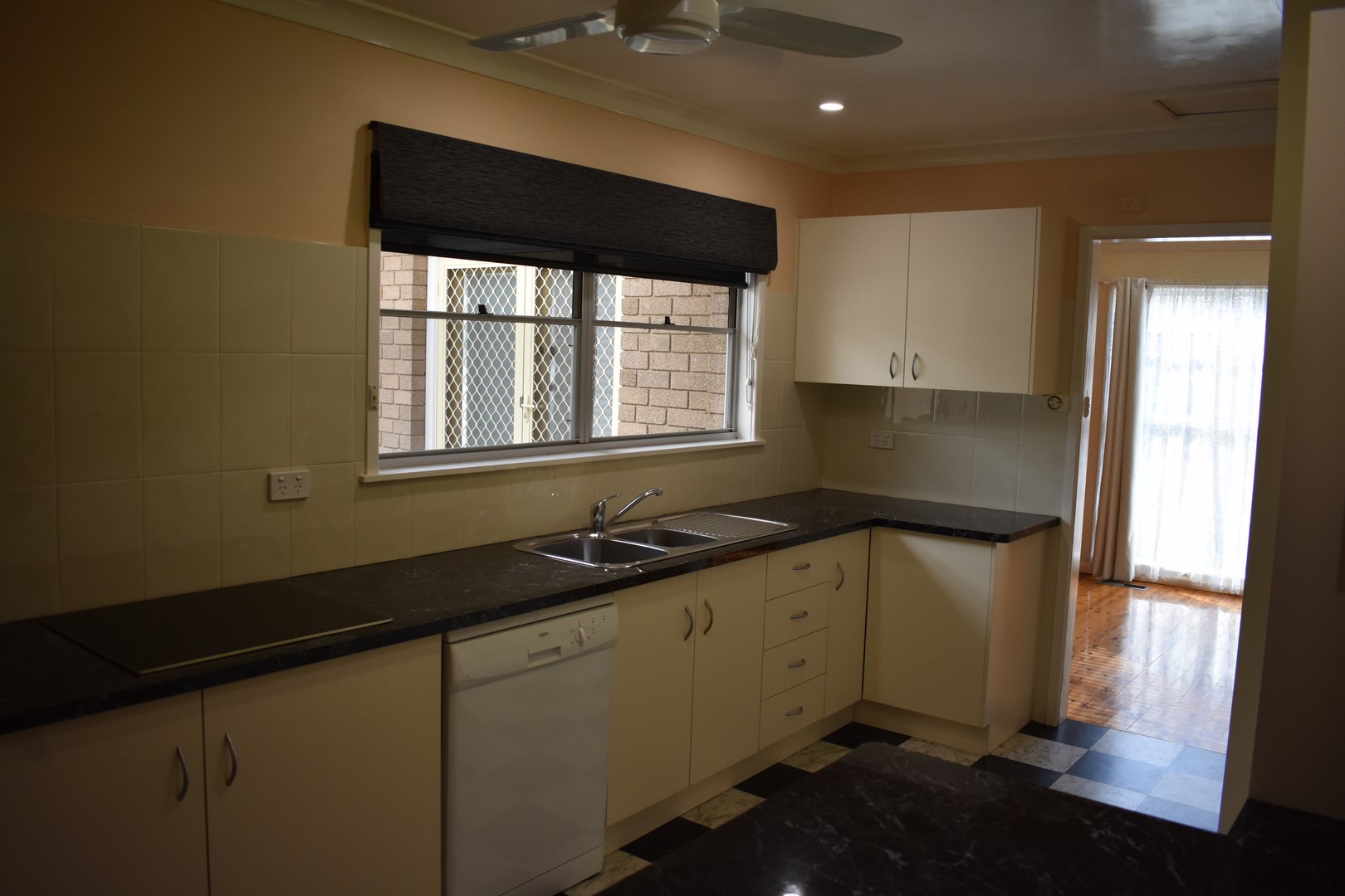 18 GIBSON STREET, Goulburn NSW 2580 &mdash; photo 5