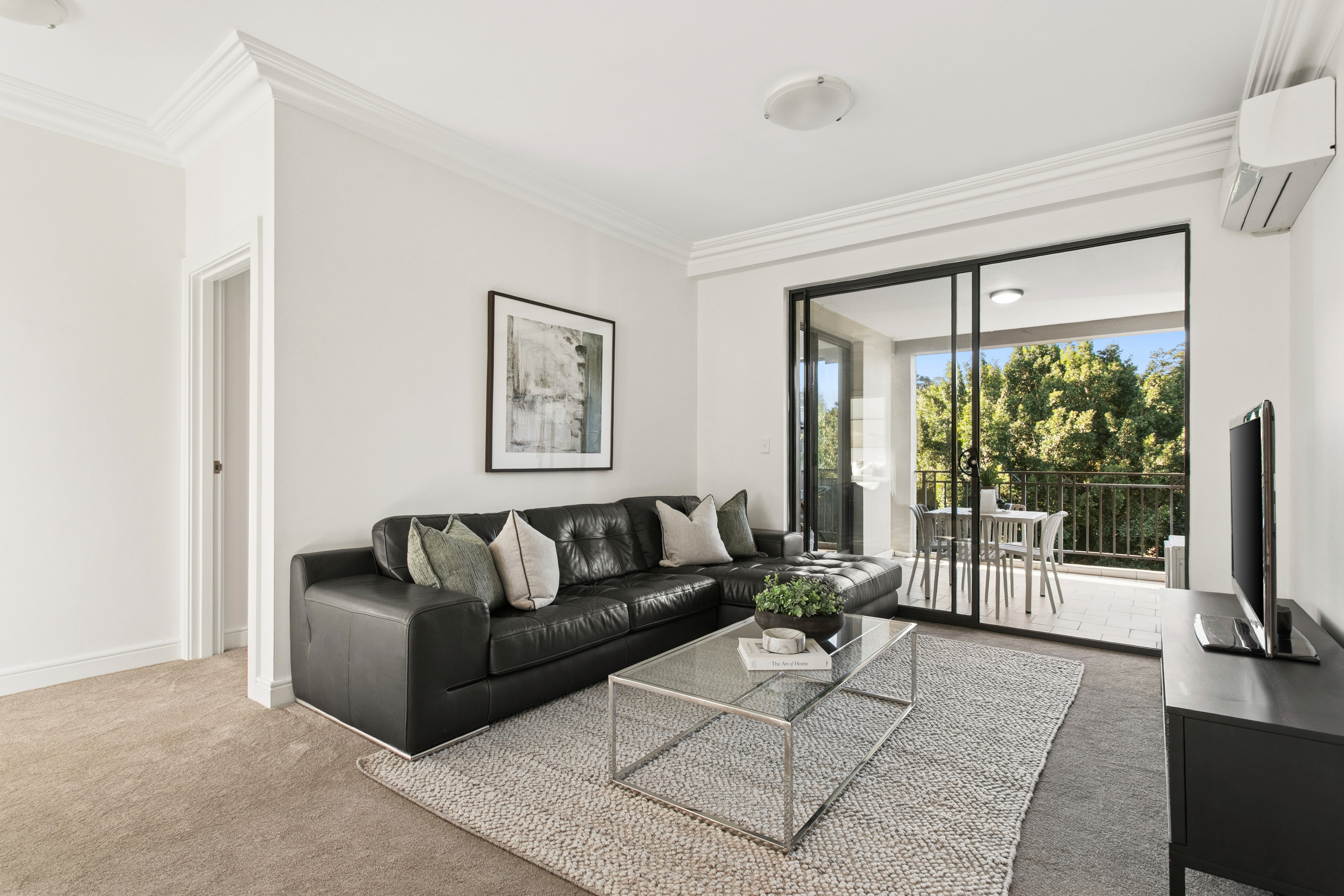 D15/1 Buchanan Street, Balmain Auction by Coopers Agency - image 2