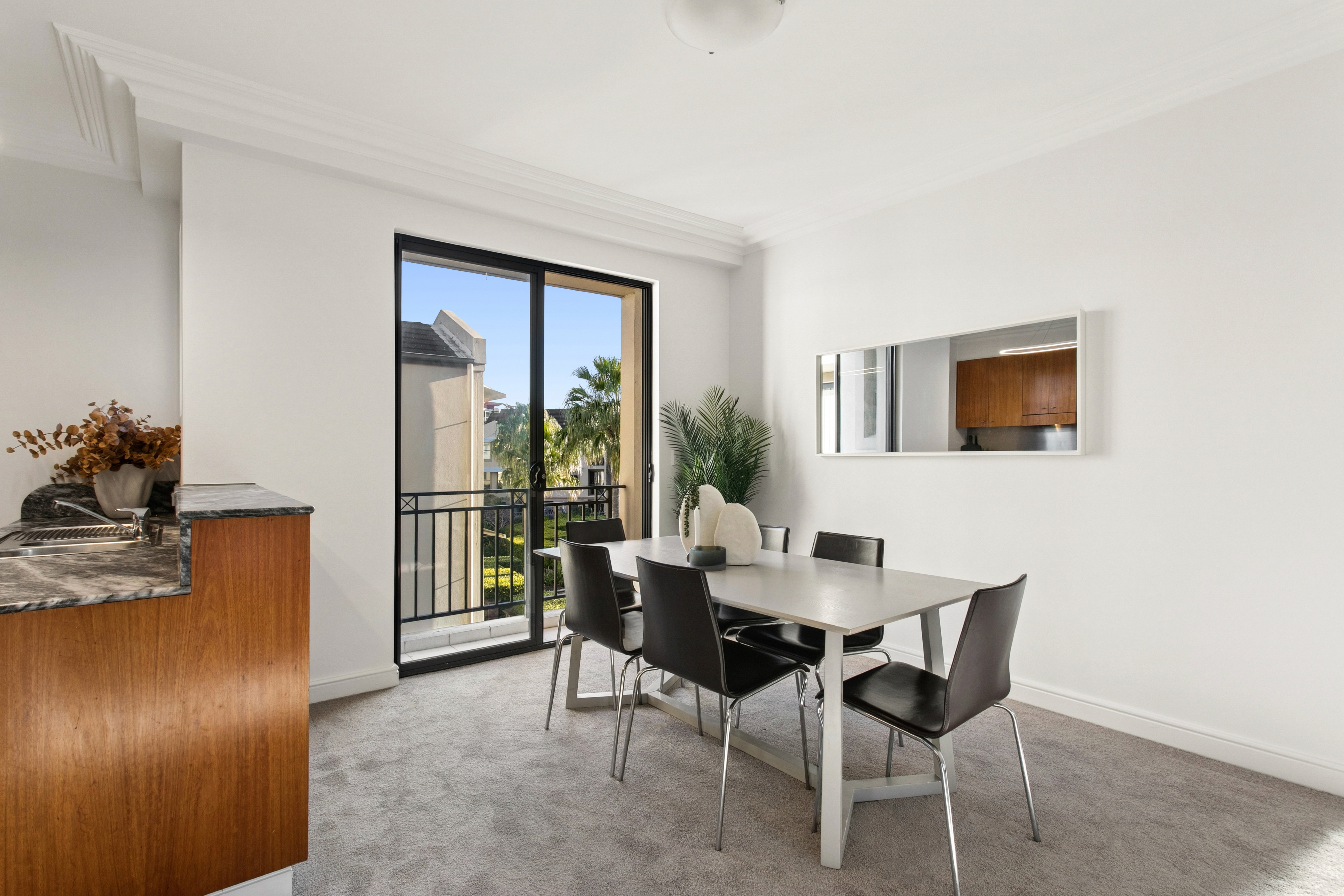 D15/1 Buchanan Street, Balmain Auction by Coopers Agency - image 6