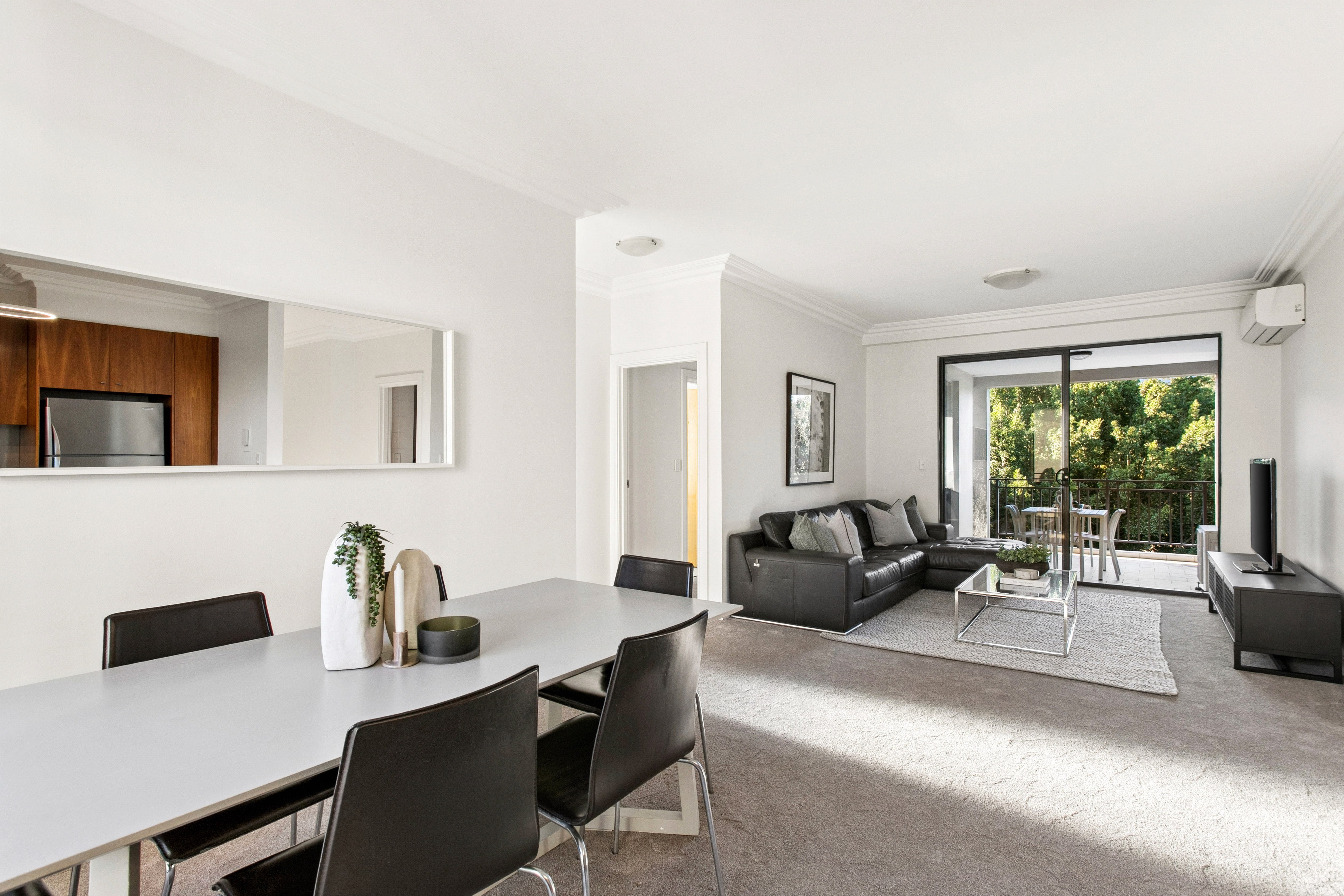 D15/1 Buchanan Street, Balmain Auction by Coopers Agency - image 3