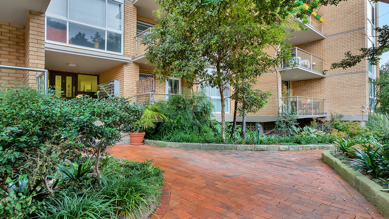 1/16 Hosking Street, Balmain East For Lease by Coopers Agency
