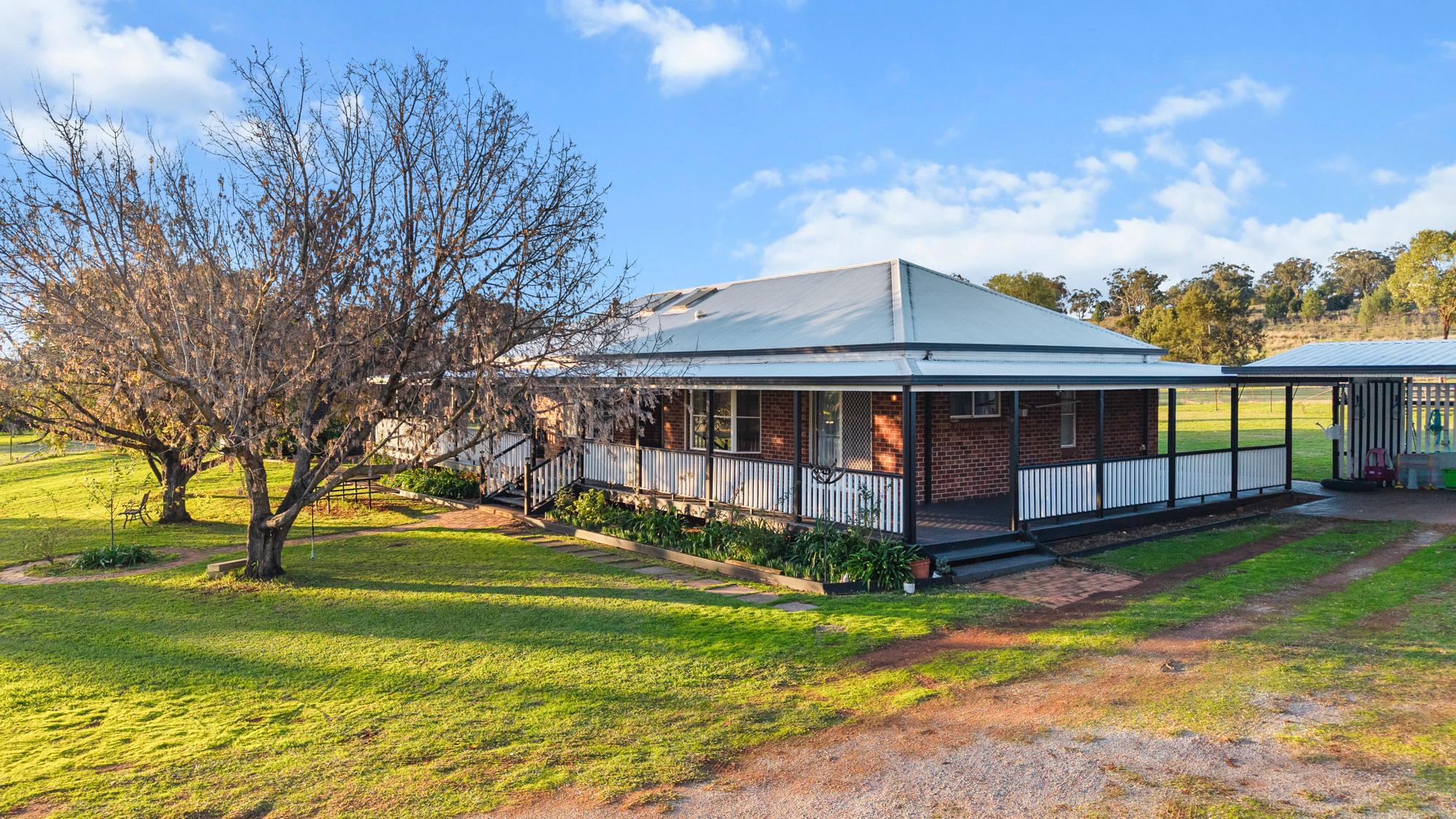 86 Meadow Banks Drive, Tamworth NSW 2340