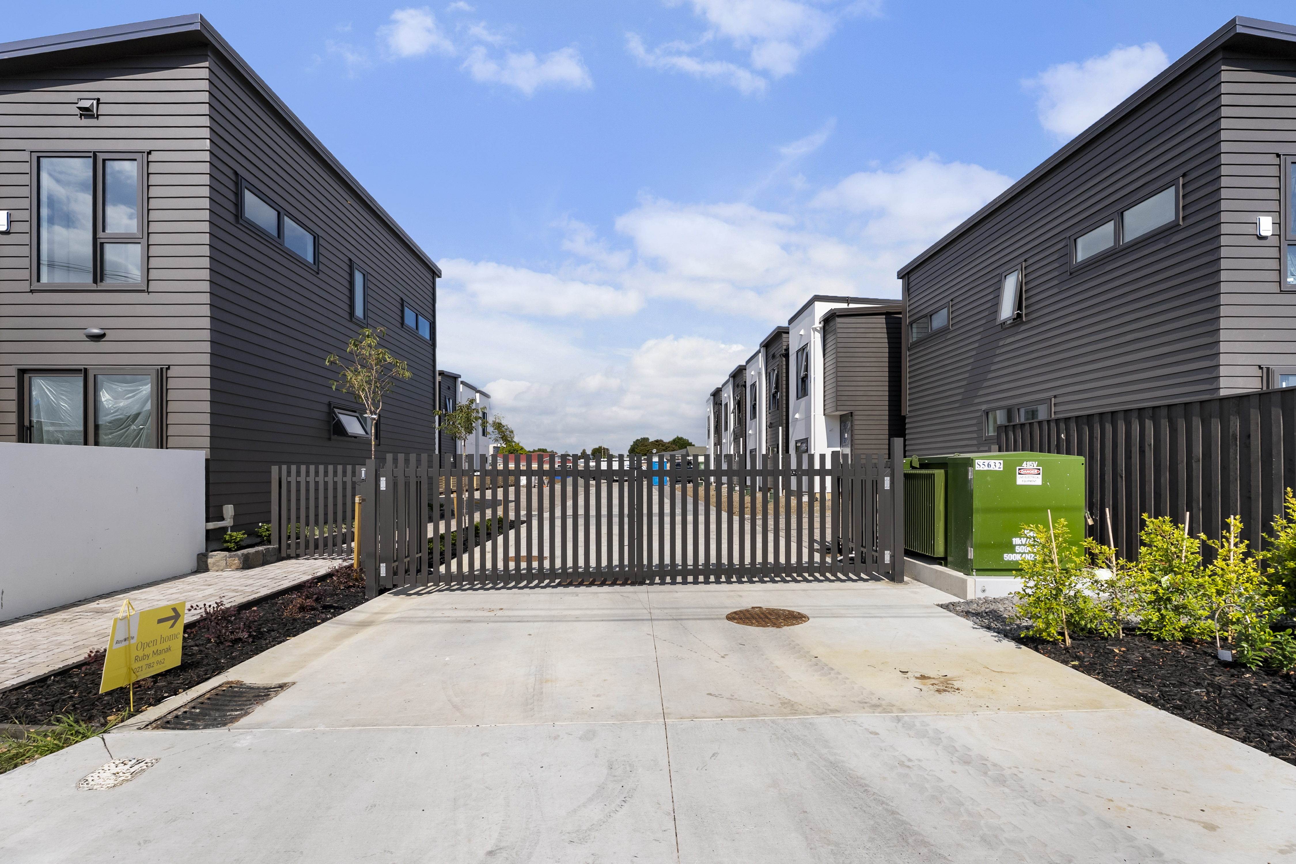 Brand New 2 Bedrooms at Amara Homes!