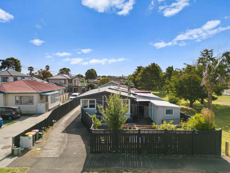 Papatoetoe 3 Slaapkamer Overseas Vendor - This Property Must Be Sold