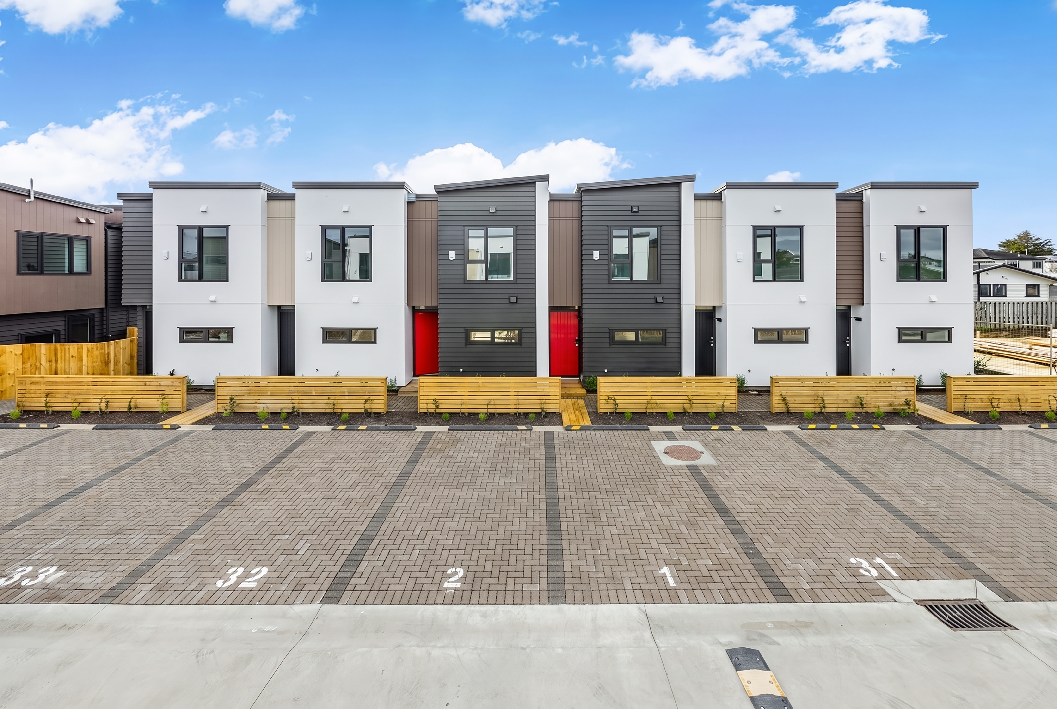 Mangere East 2ห้องนอน Ready to Go - CCC and Title Issued!