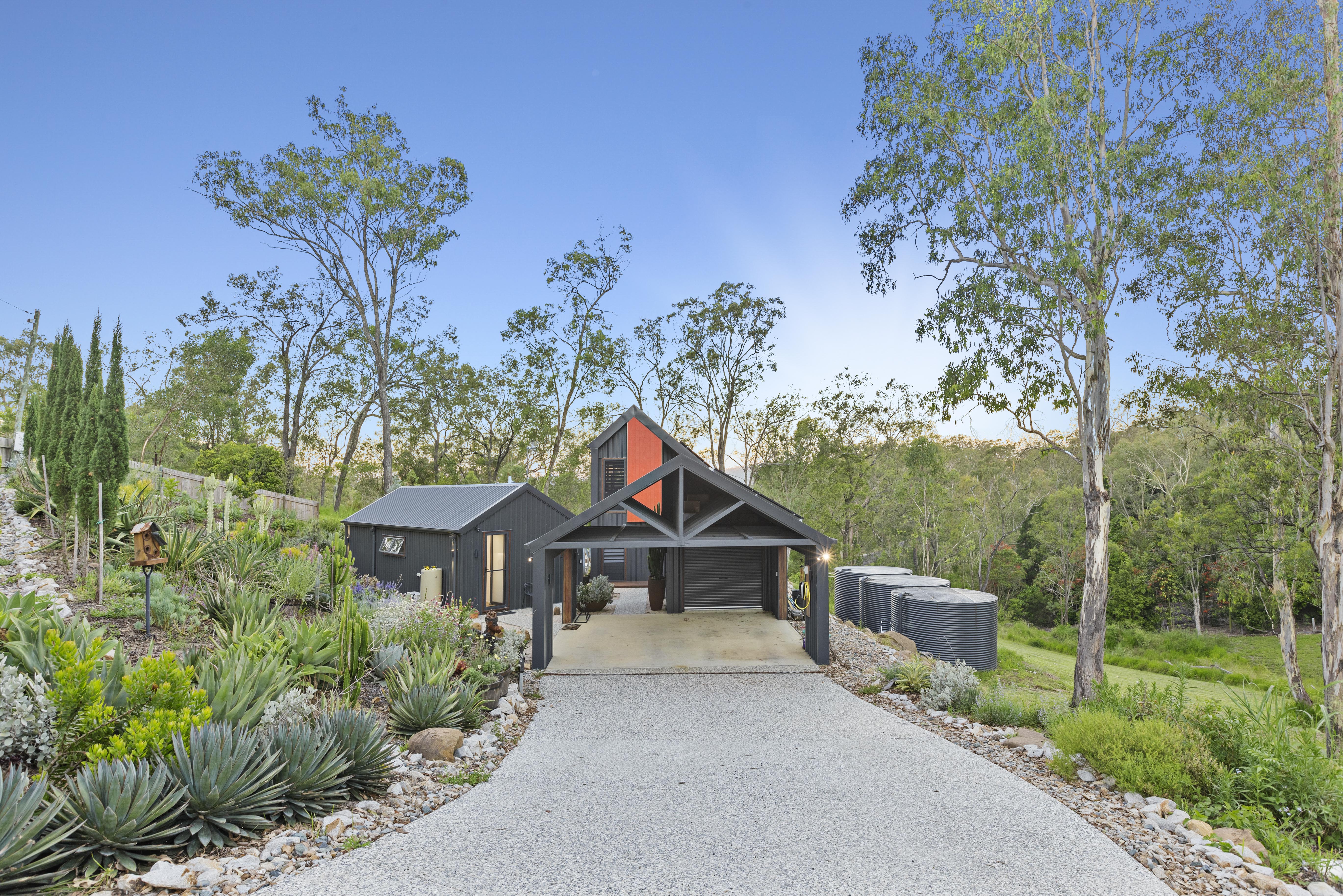 9 Ridge Street, Esk For Sale by Farmbuy.com - image 3