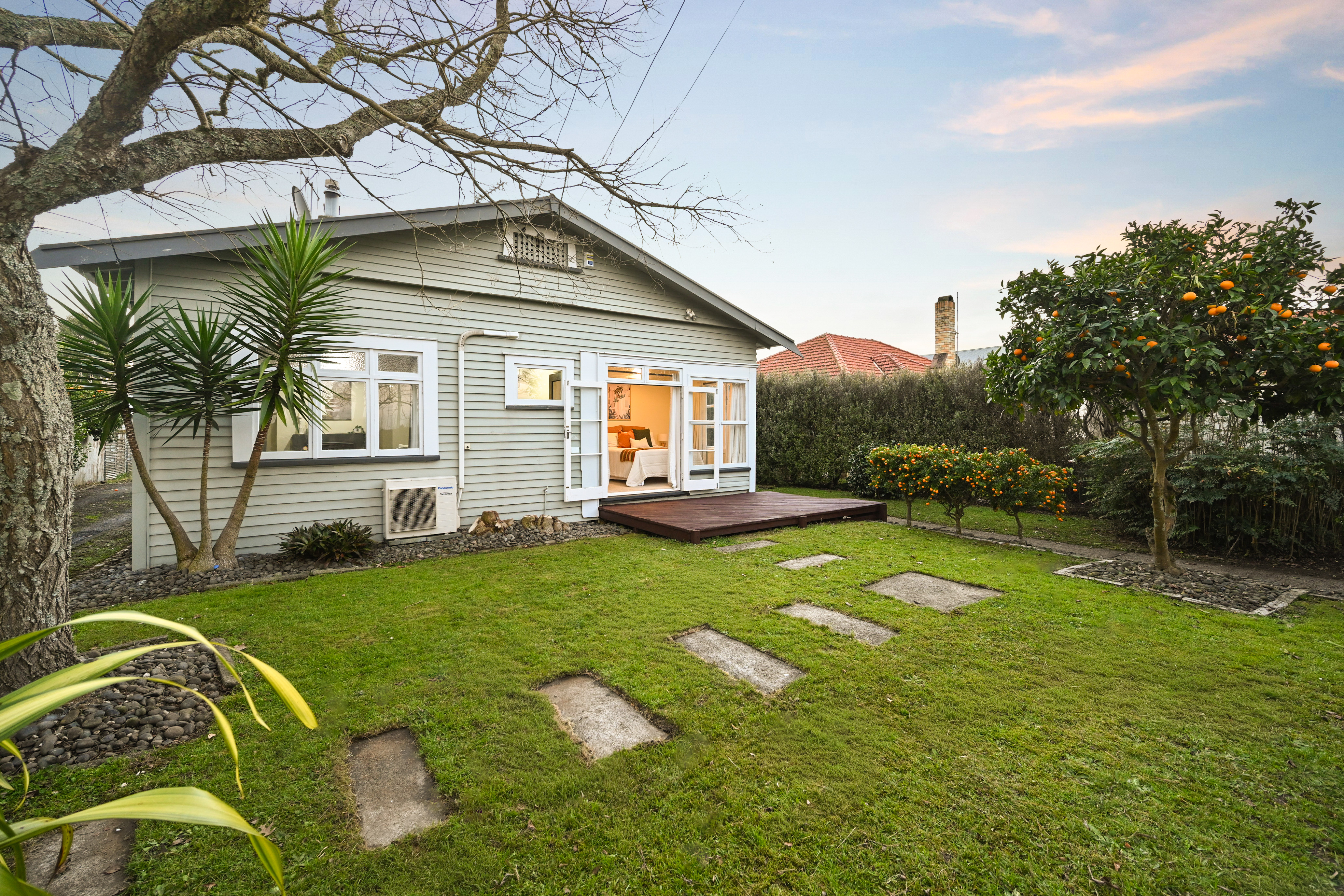 Hamilton East 3chambre Timeless Character on a Level 683m2 Freehold Site