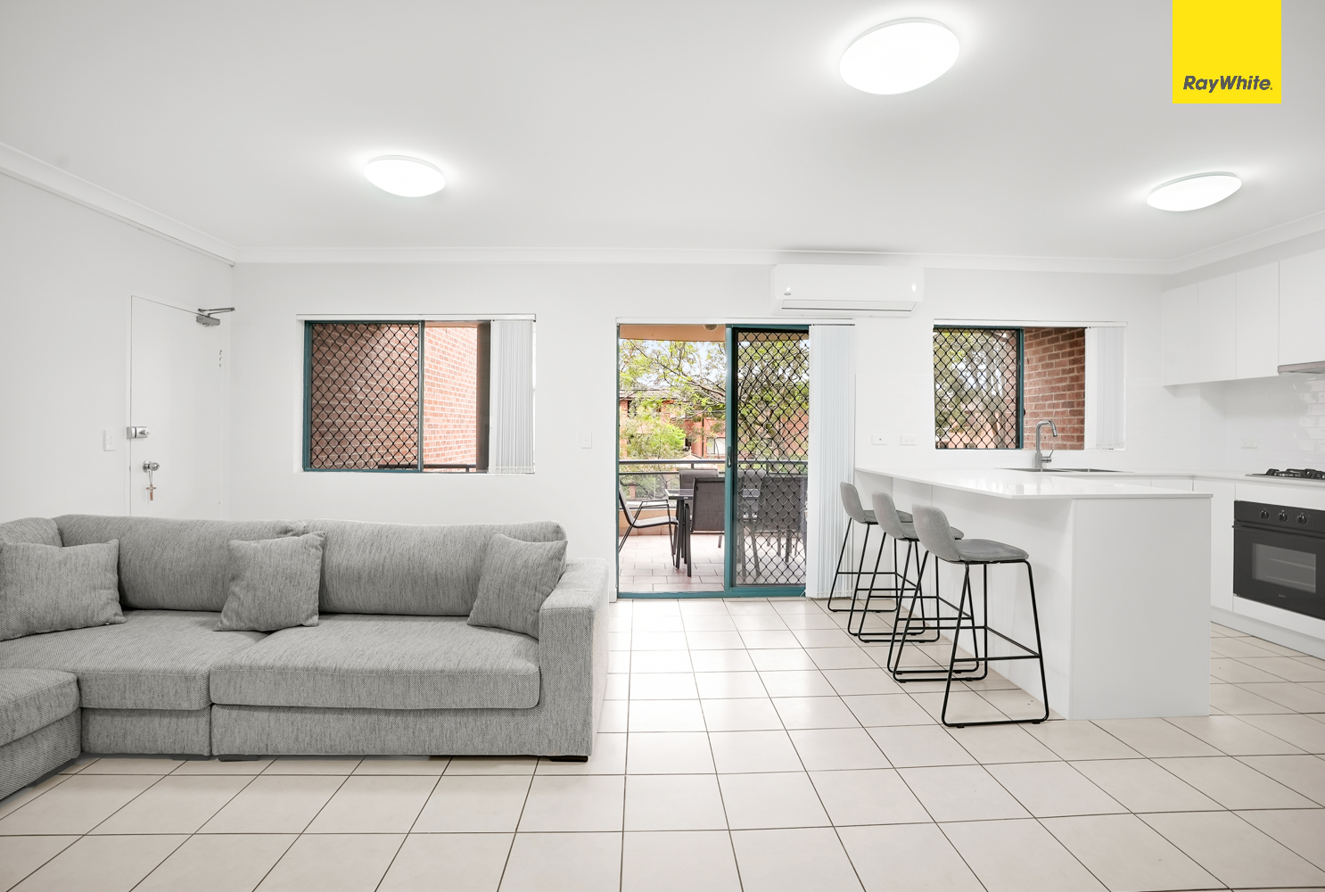 2/74-76, MERRYLANDS, New South Wales