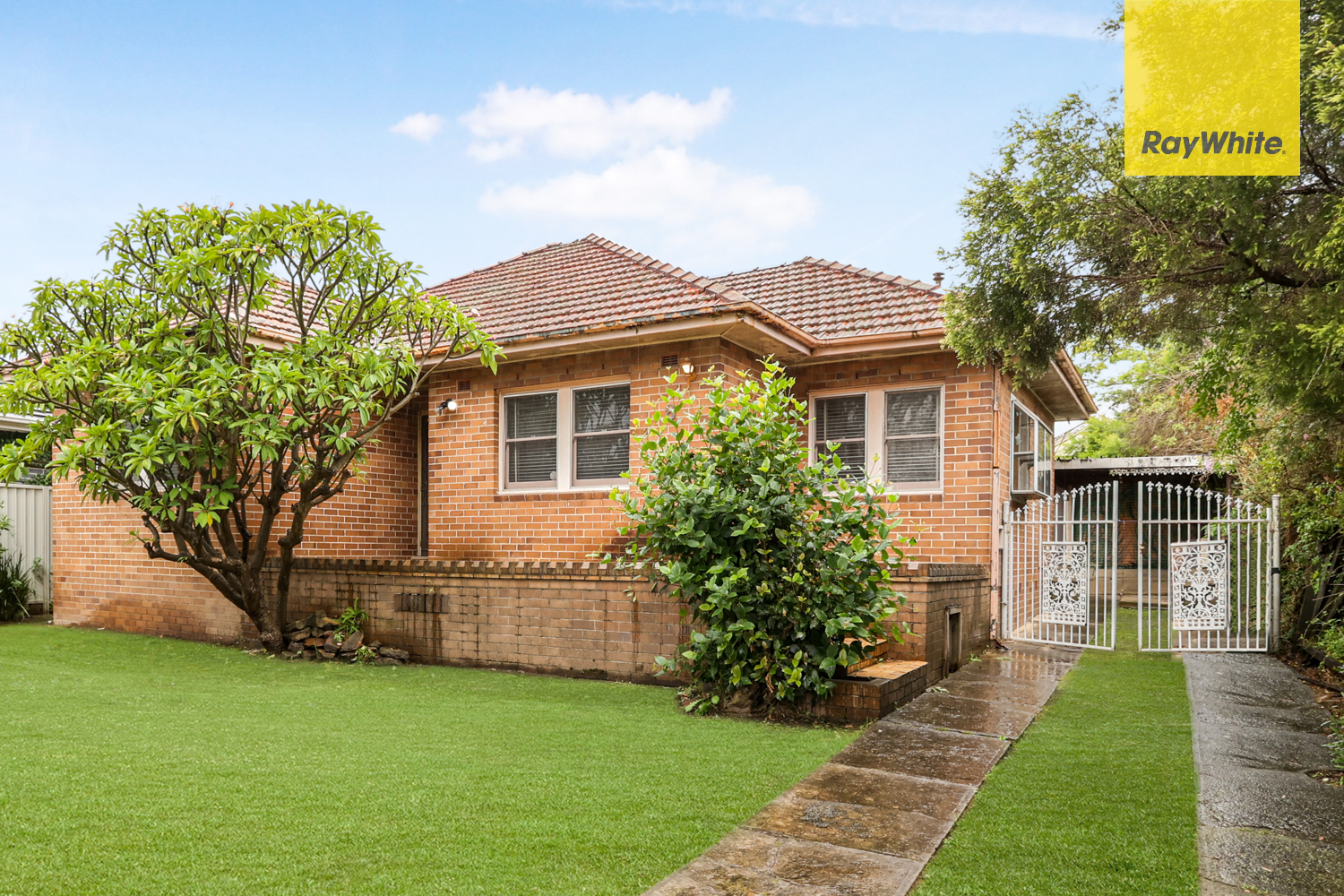 8, MERRYLANDS, New South Wales