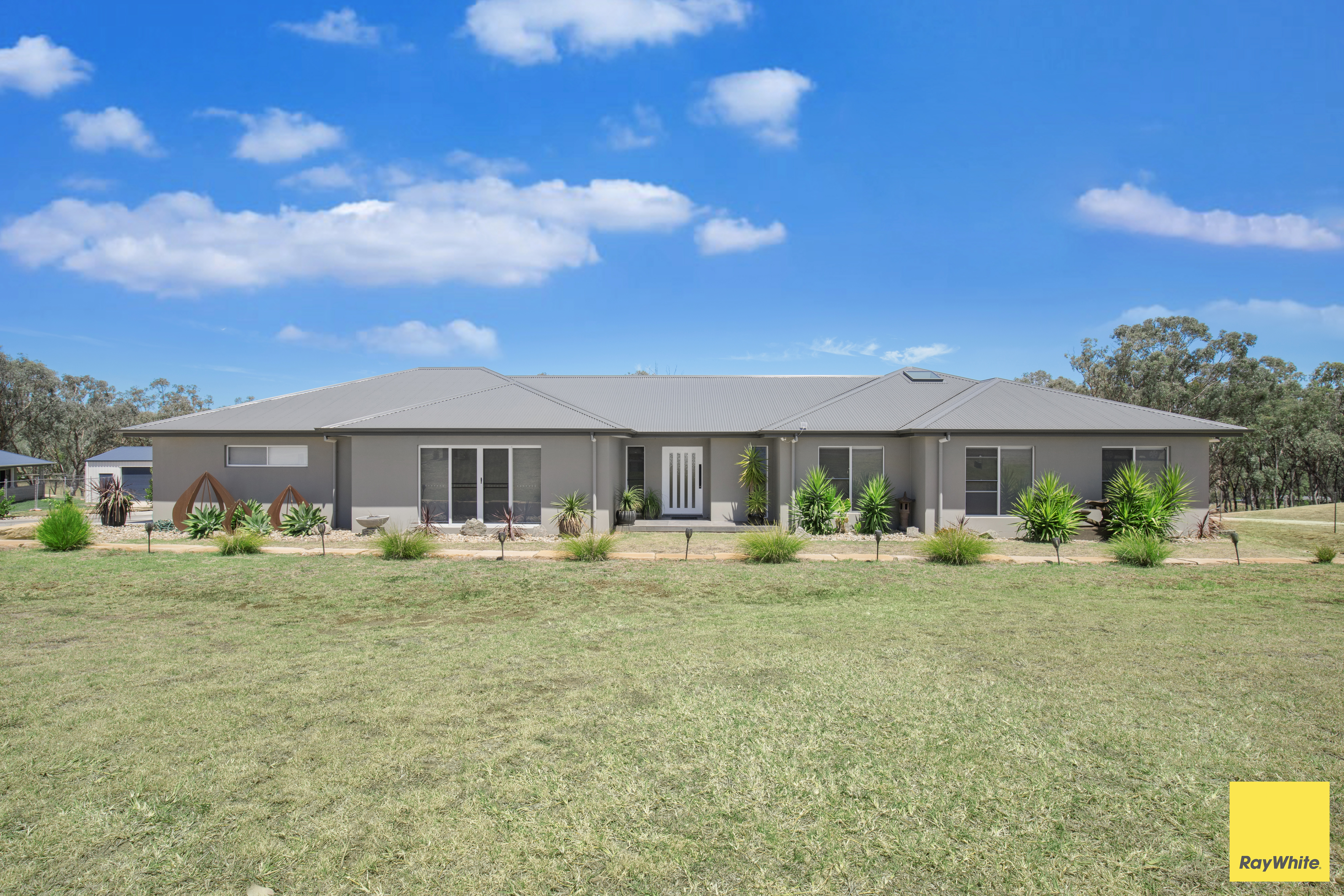 5 Sylvan Drive, Inverell For Sale by Farmbuy.com - image 3