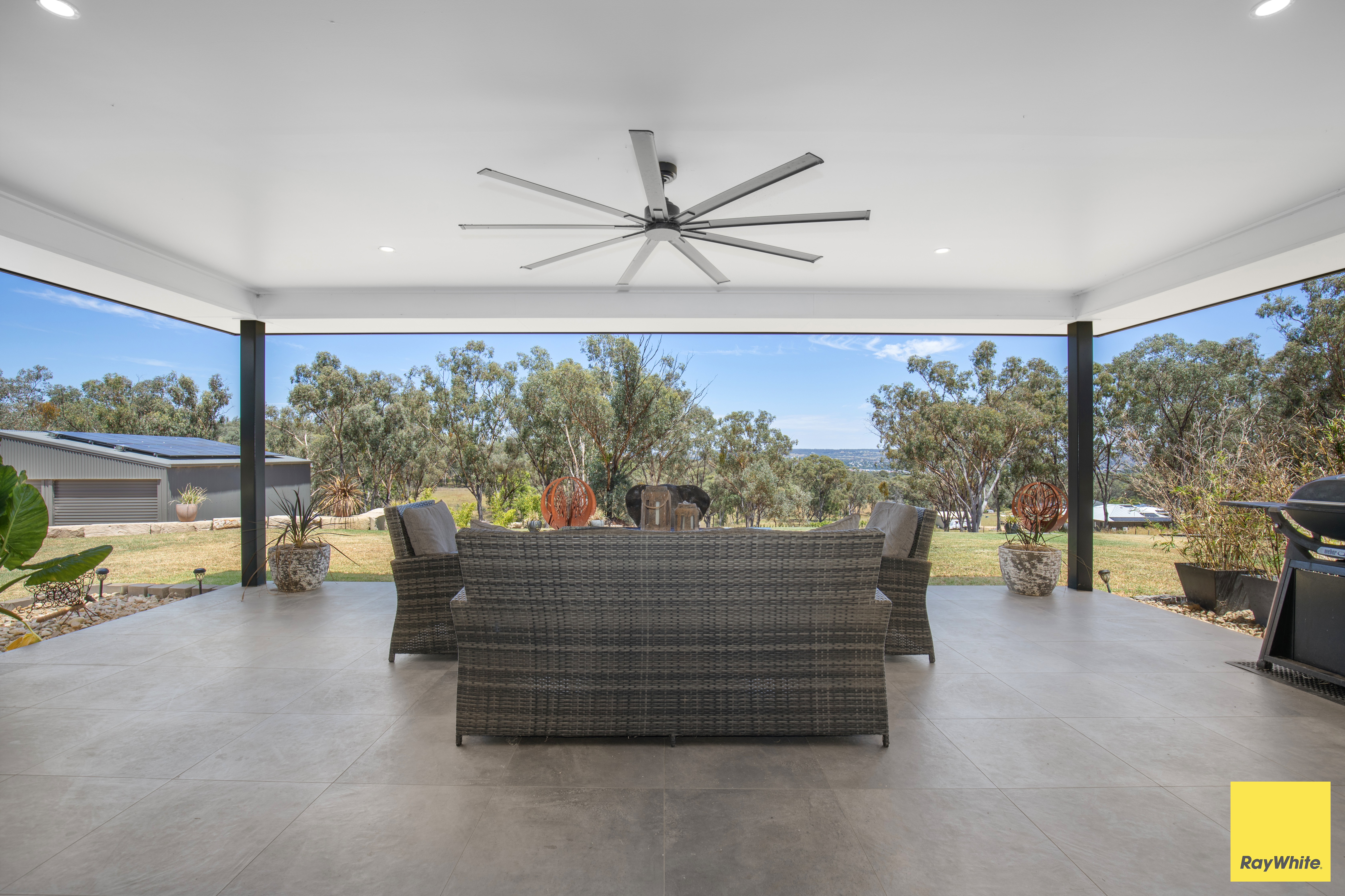 5 Sylvan Drive, Inverell For Sale by Farmbuy.com - image 2