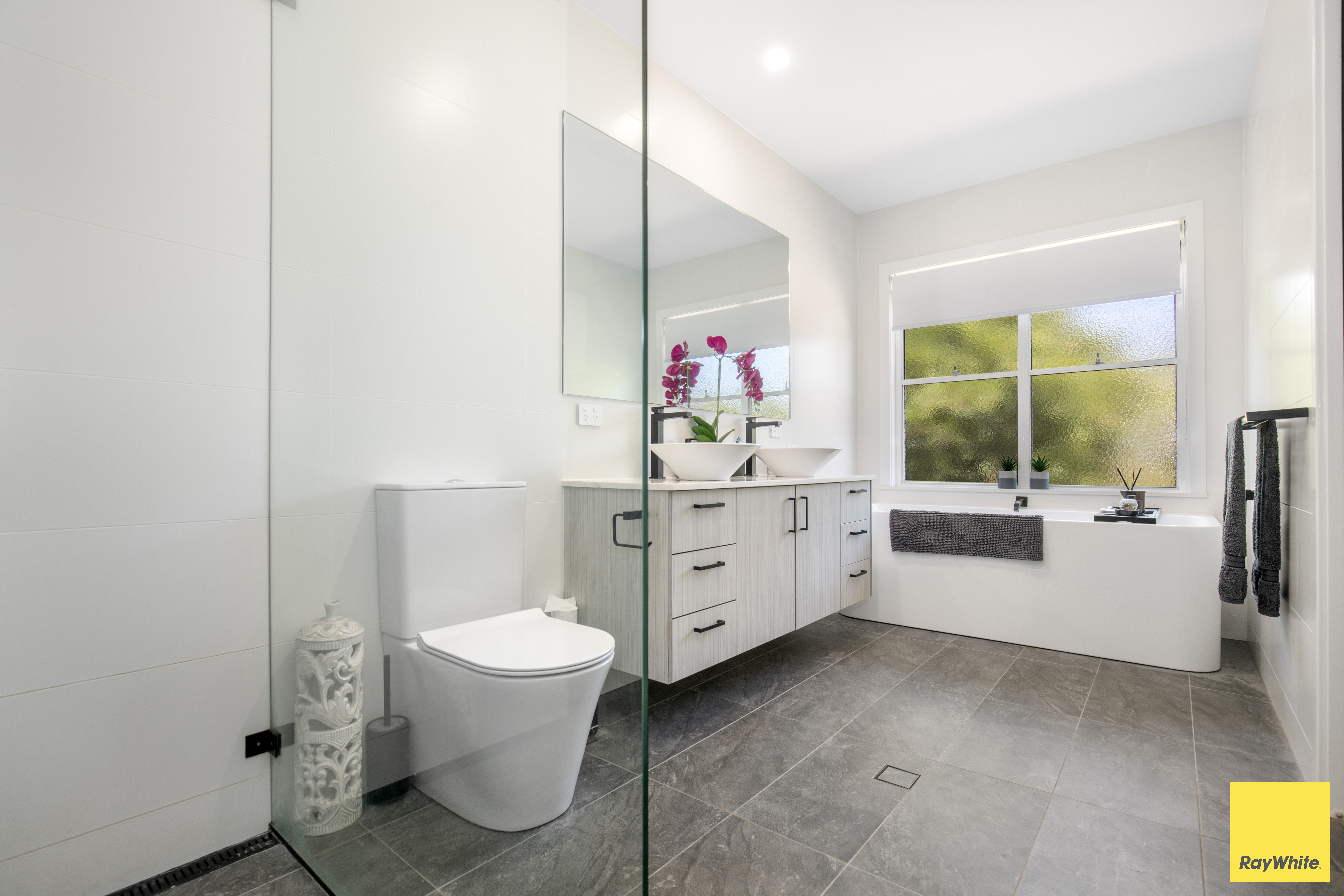 5 Sylvan Drive, Inverell For Sale by Farmbuy.com - image 7