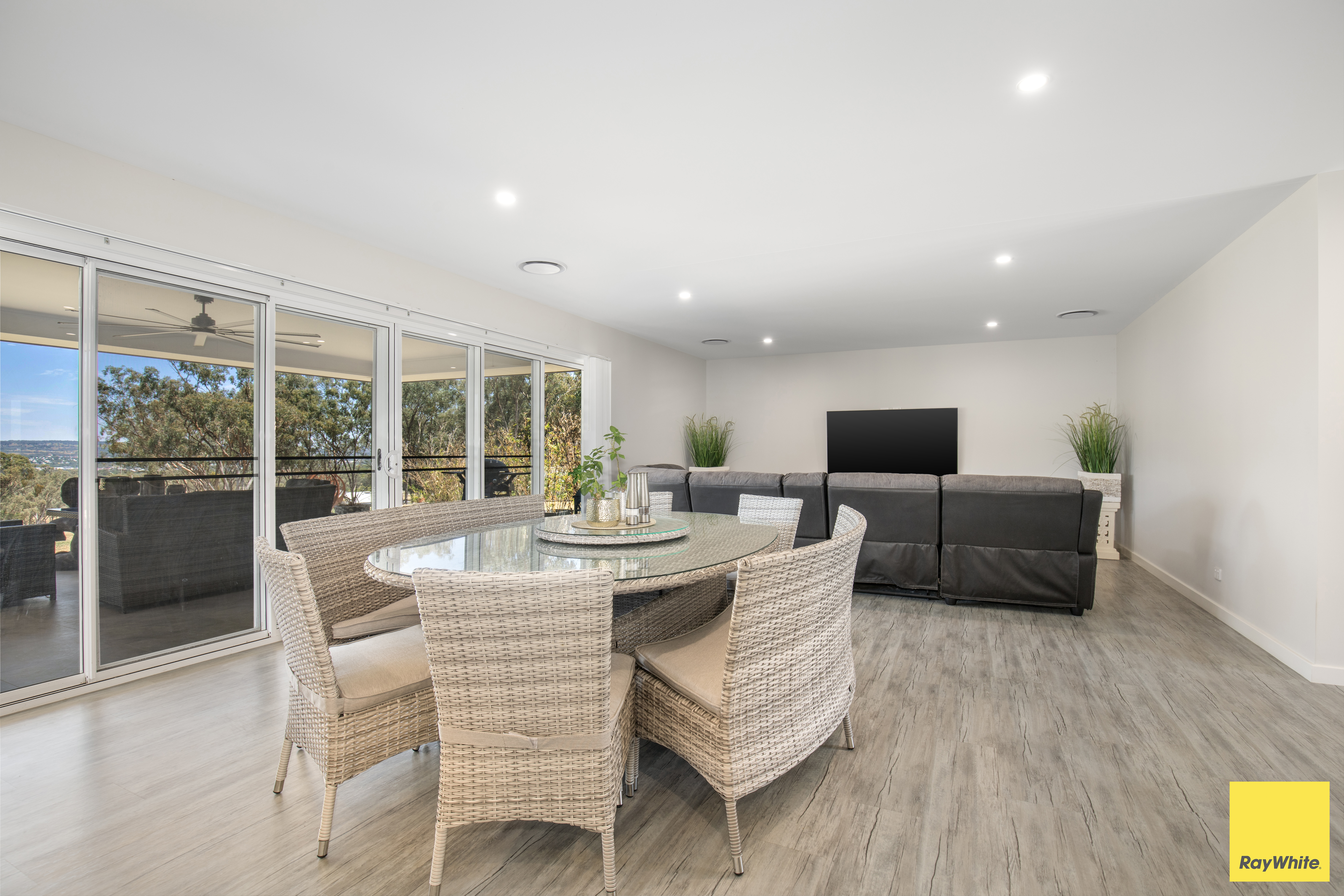 5 Sylvan Drive, Inverell For Sale by Farmbuy.com - image 5