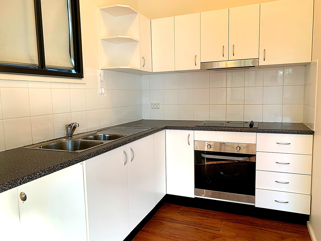 Bright & Spacious 2-Bedroom Flat in the Heart of Rockdale