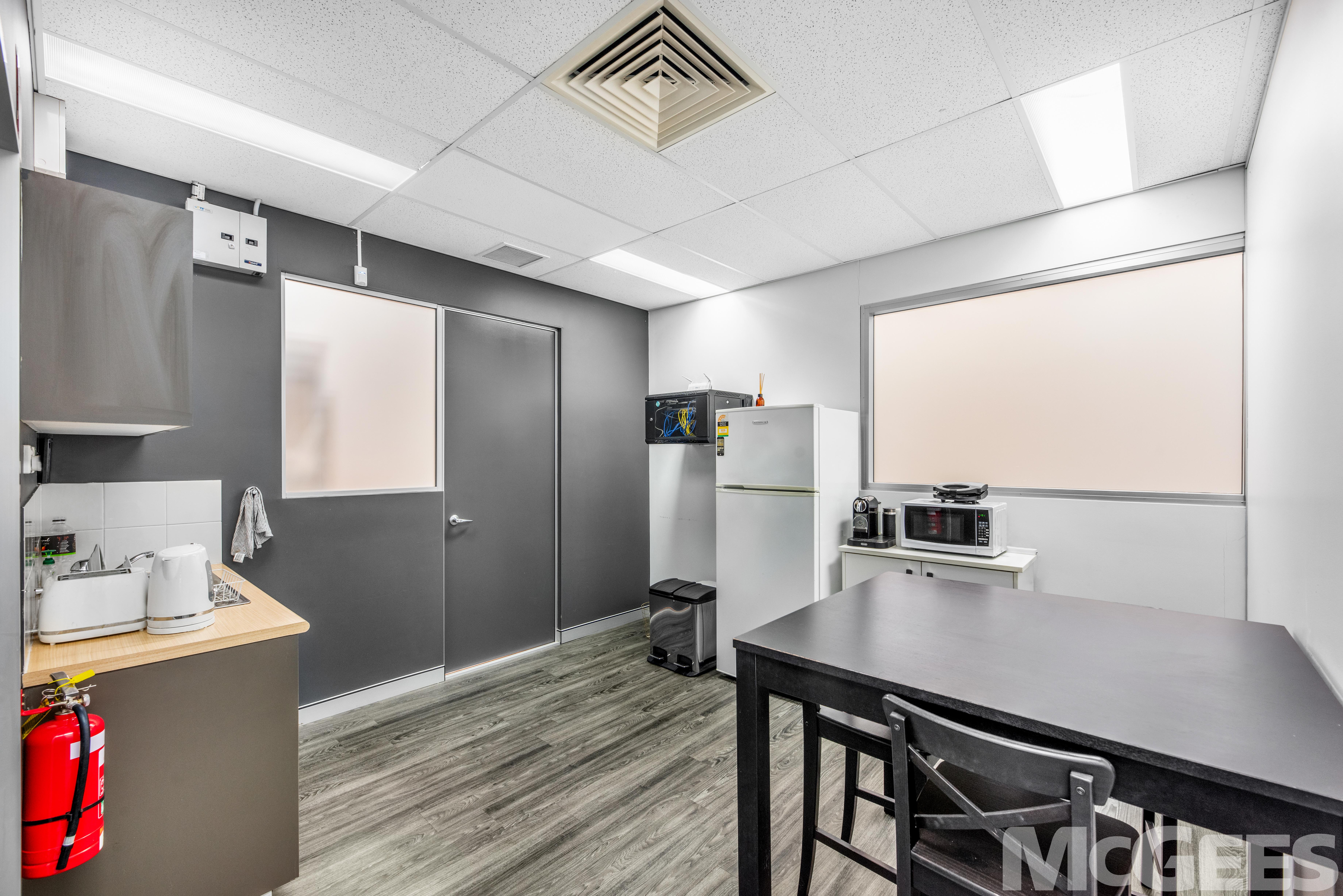 2/160 Lytton Road, Morningside — image 11