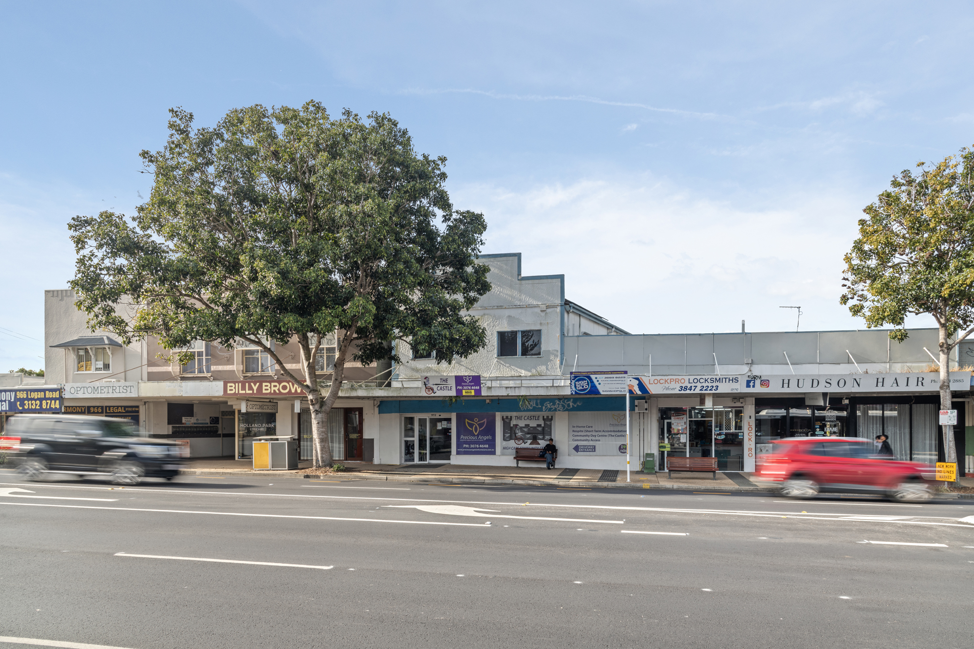 972 Logan Road, Holland Park West