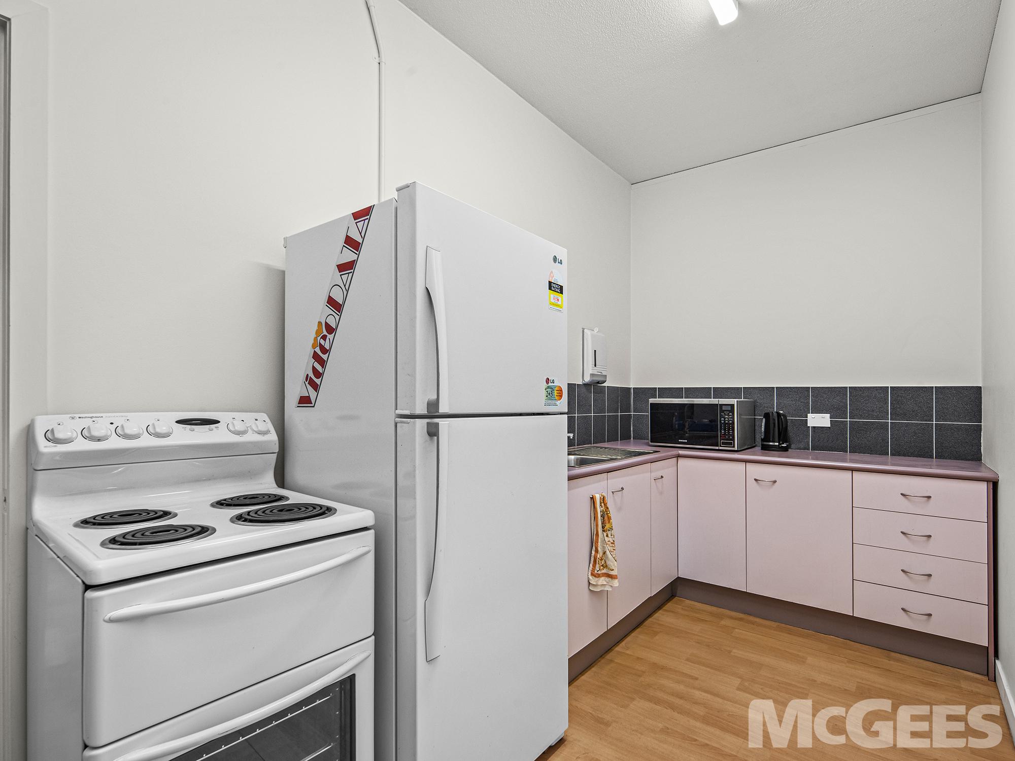 2/61 Holdsworth Street, Coorparoo — image 9