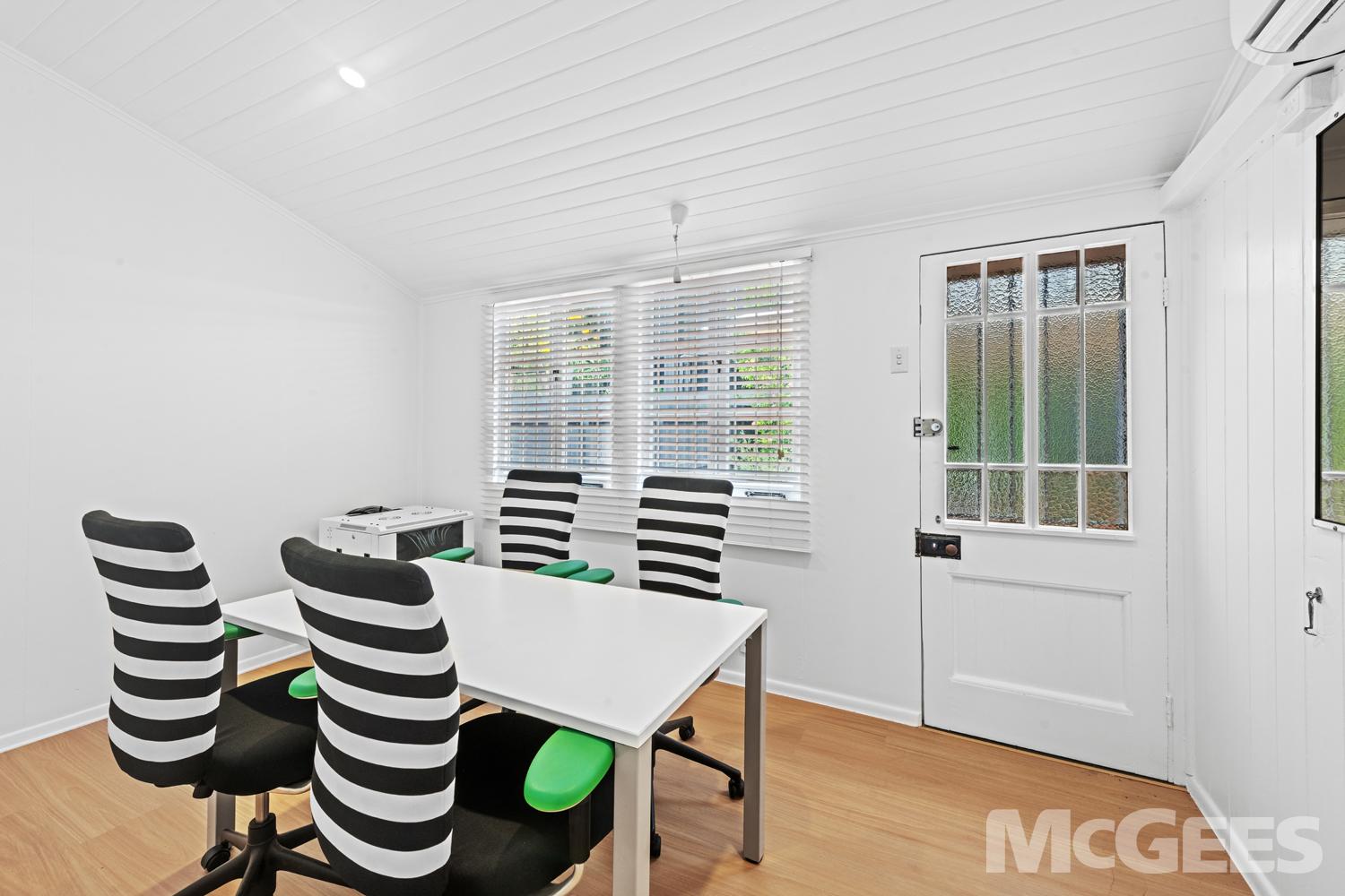 31 Cairns Street, Kangaroo Point — image 11